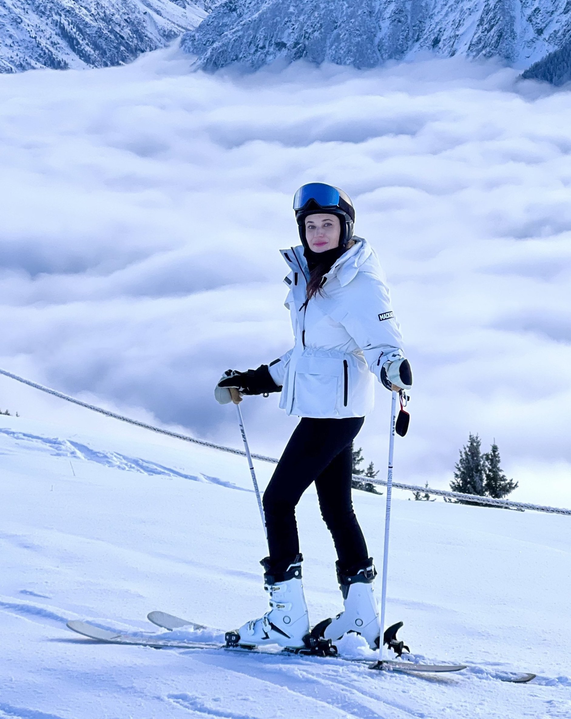 Erin Snow: The Best Fitting Ski Resort Apparel — She is Not Lost