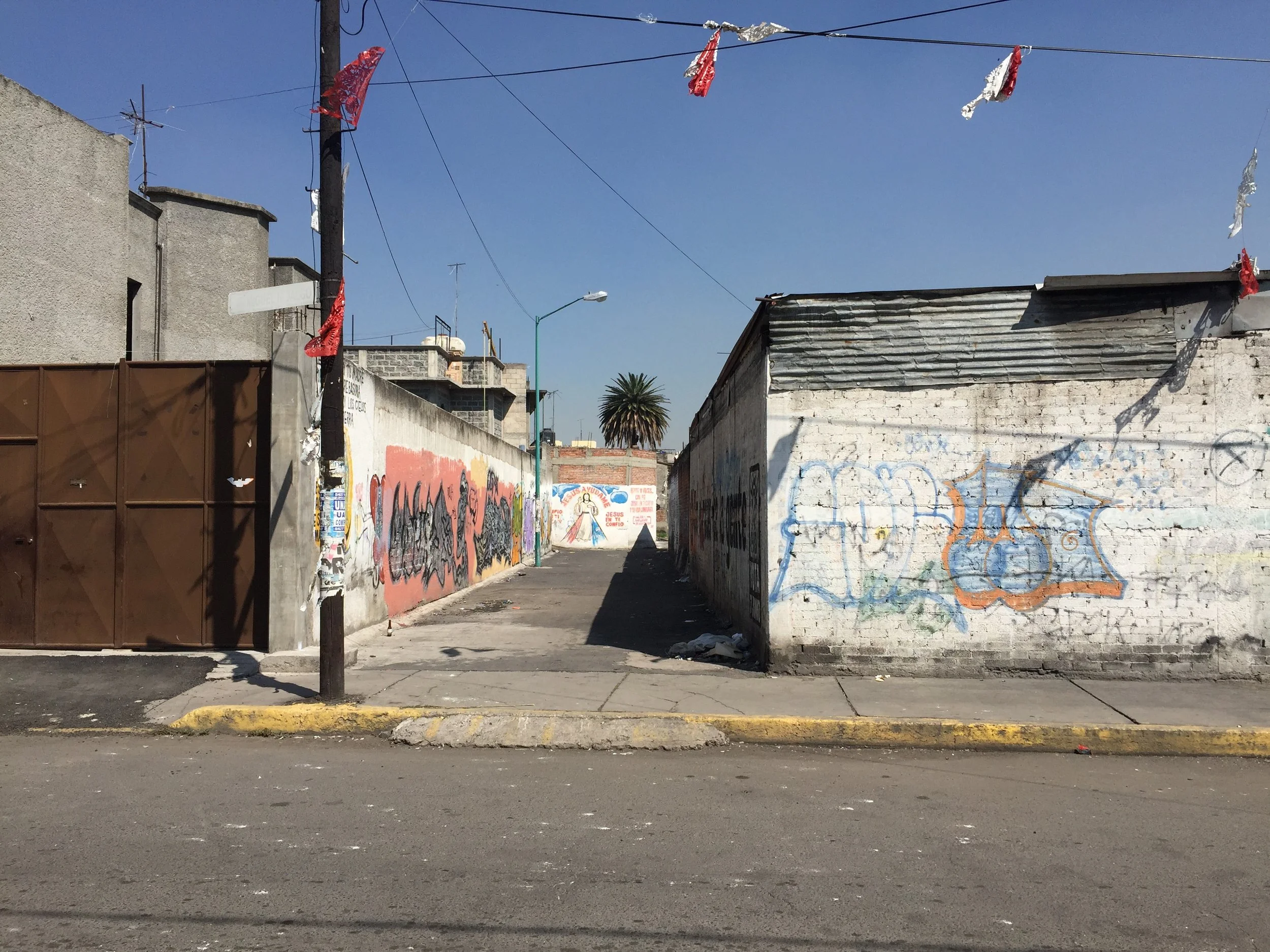 Alleyway before intervention
