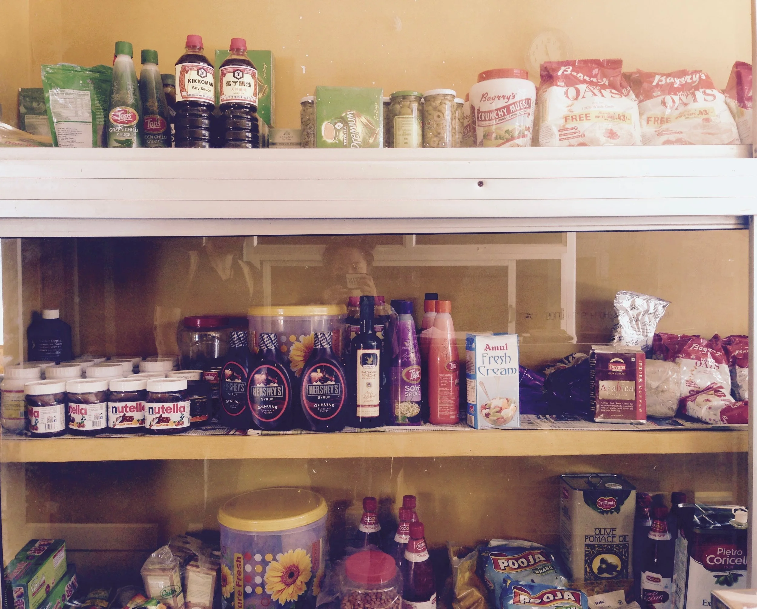 Two more days of this bland post Delhi belly diet -- must be craving Nutella and Soy Sauce, hence the photo. Believe it or not, I haven't seen these ingredients until now. Thank you Rishikesh!