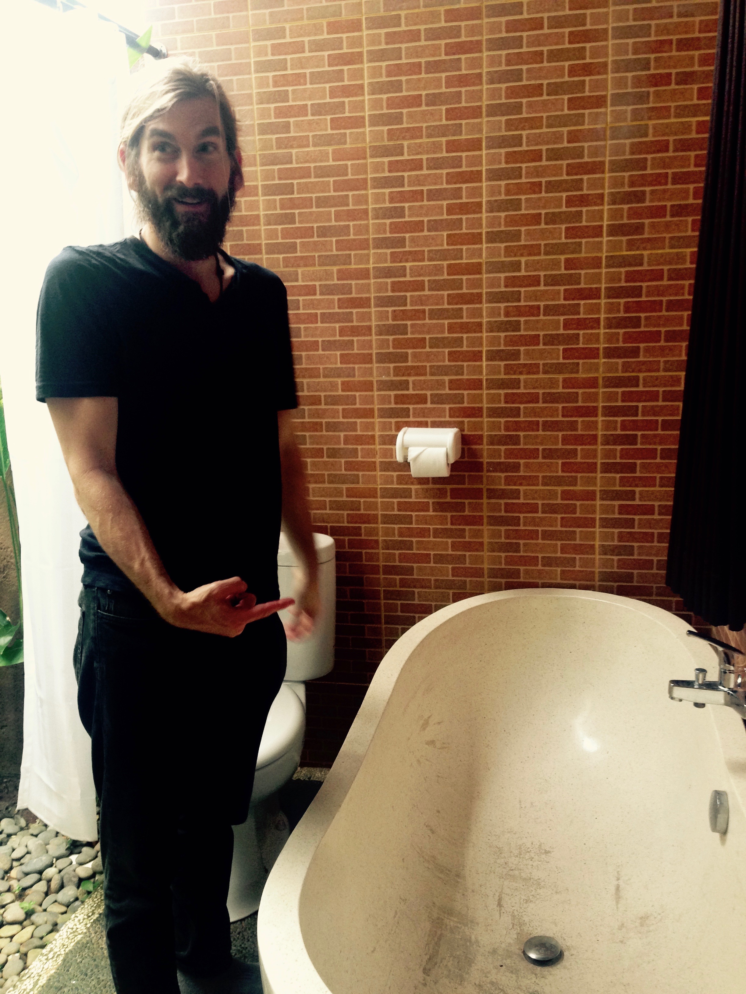 Oh my god! A BATHTUB