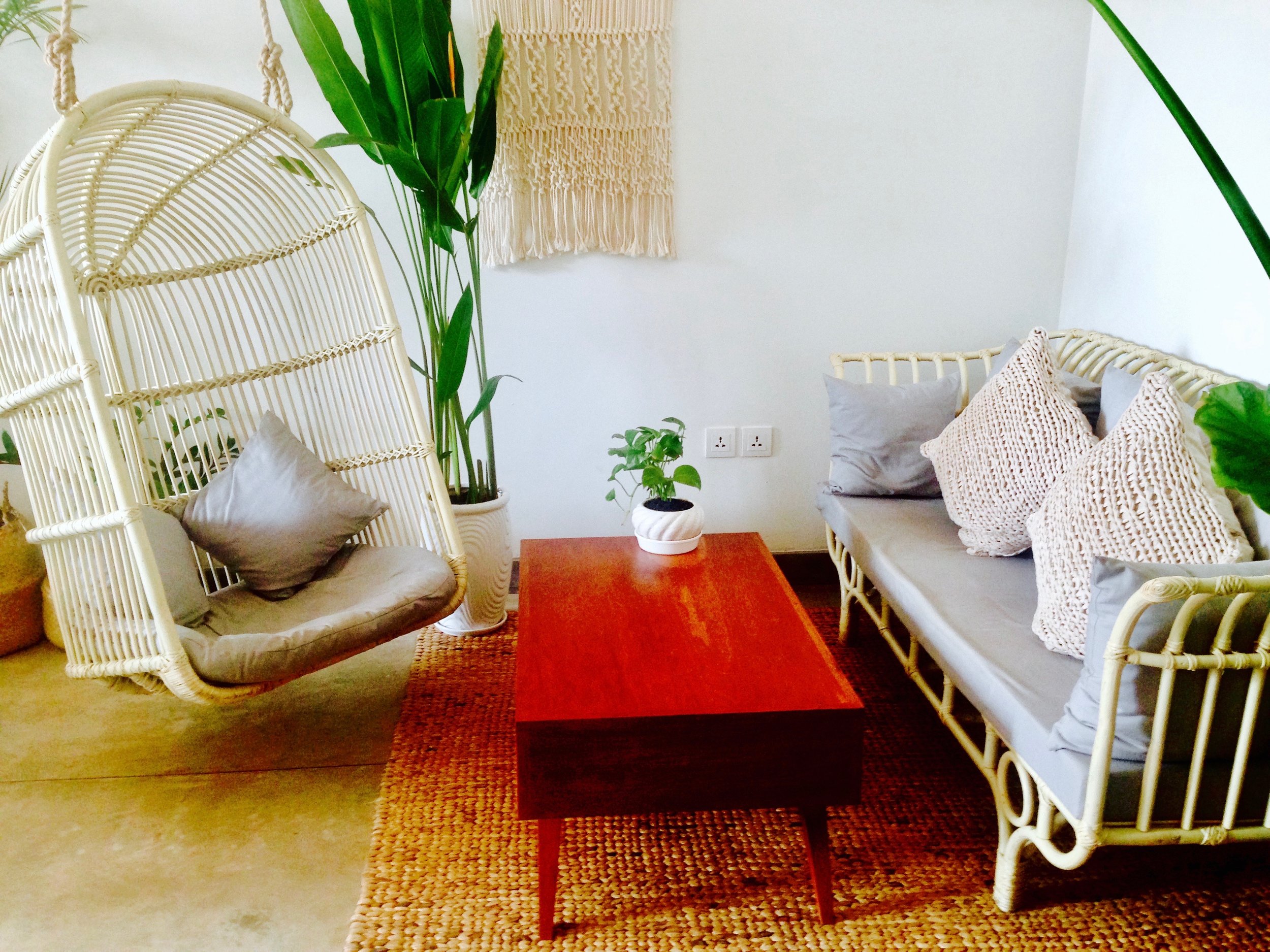 Vibe Cafe looks like it belongs in Greenpoint or my pinterest board