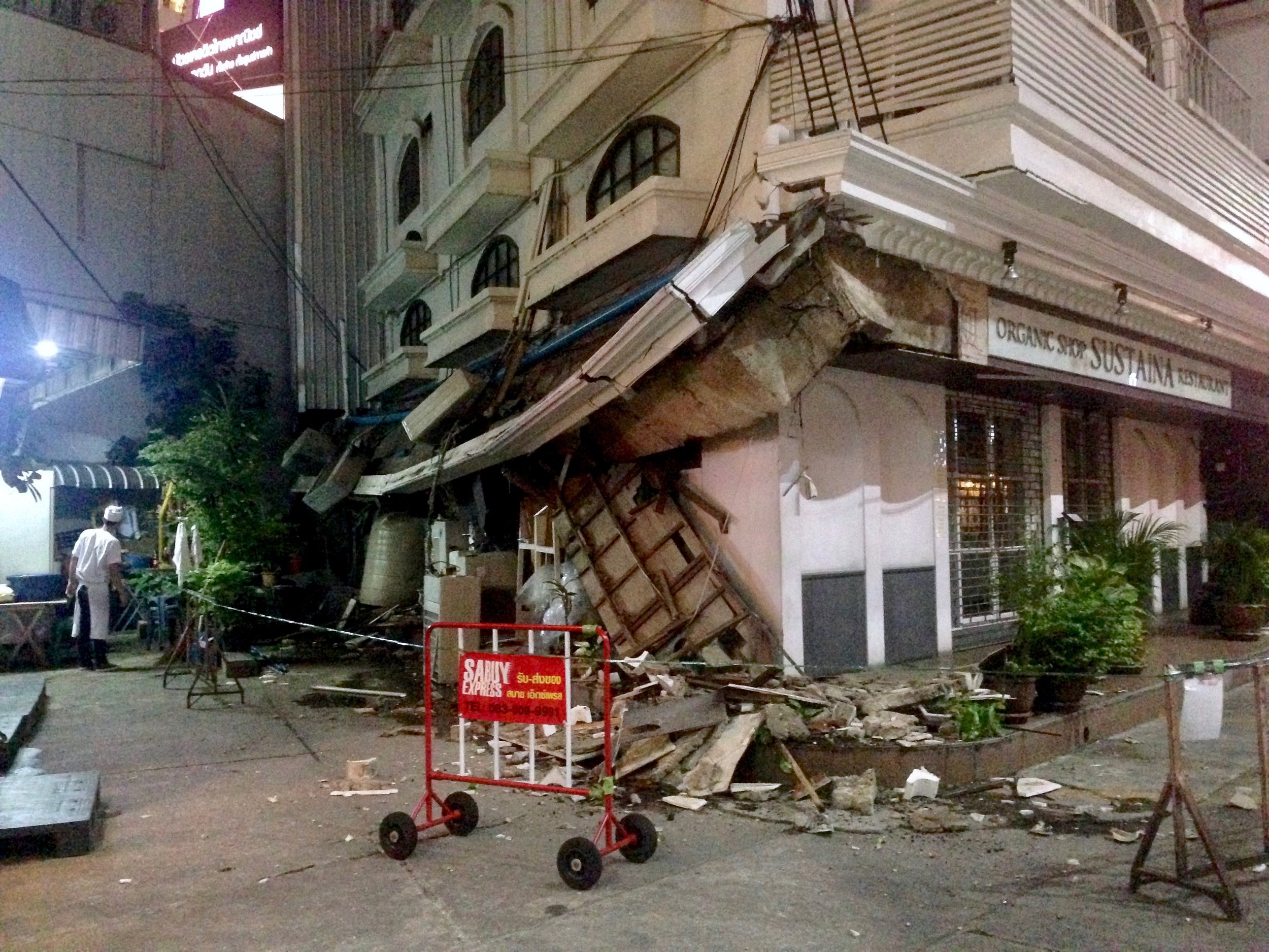 Only a few days in, the building across the hostel just straight up collapsed - we had to evacuate for a few hours while they figured the whole mess out. Also, a few days after that, while getting my teeth cleaned, I witnessed a little boy getting into a pretty severe motorbike accident :( Not the best omens if you ask me. Time to leave Bangkok?