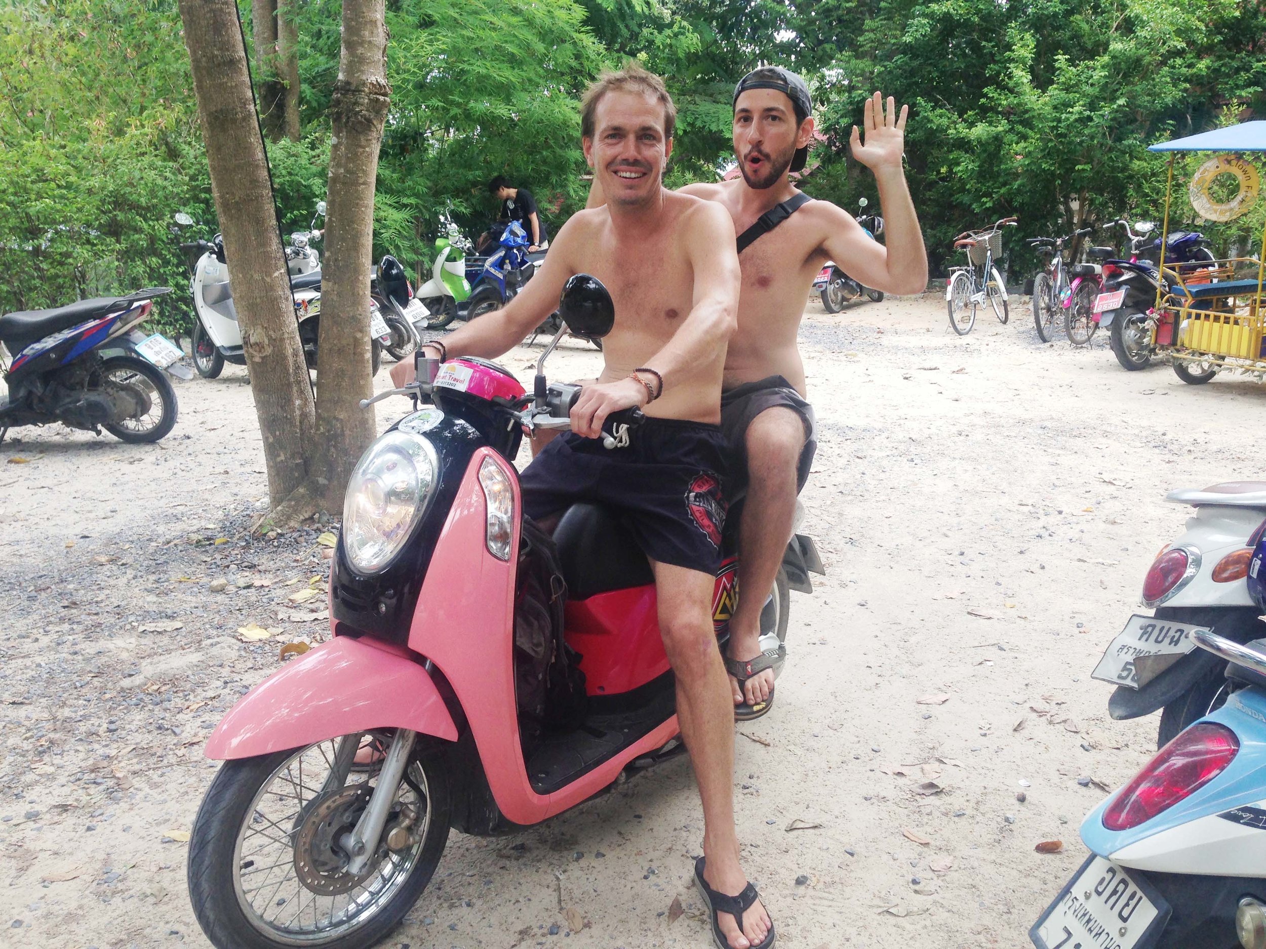 Bromantic vibes with Dave (Brooklyn!) and Tomas (Paris), riding their bromomobile