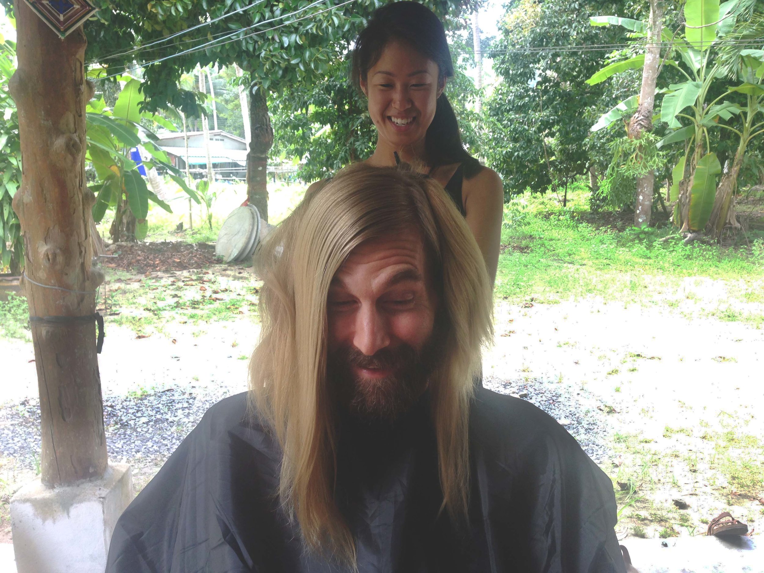 So much love for friends with haircutting skillz 