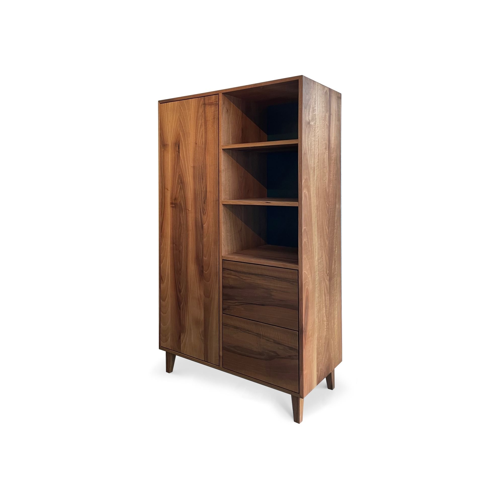 Highboard aus Nussbaum