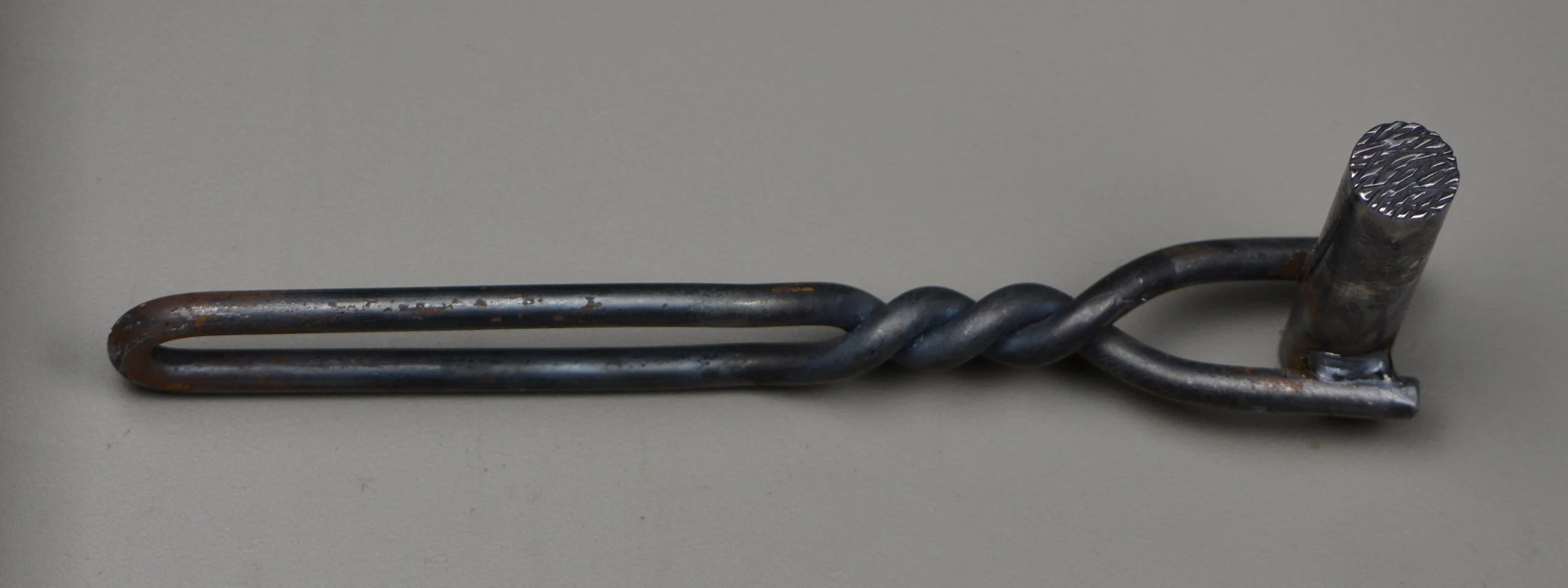 tree bark texture handle tool, three qtr w handle.jpg