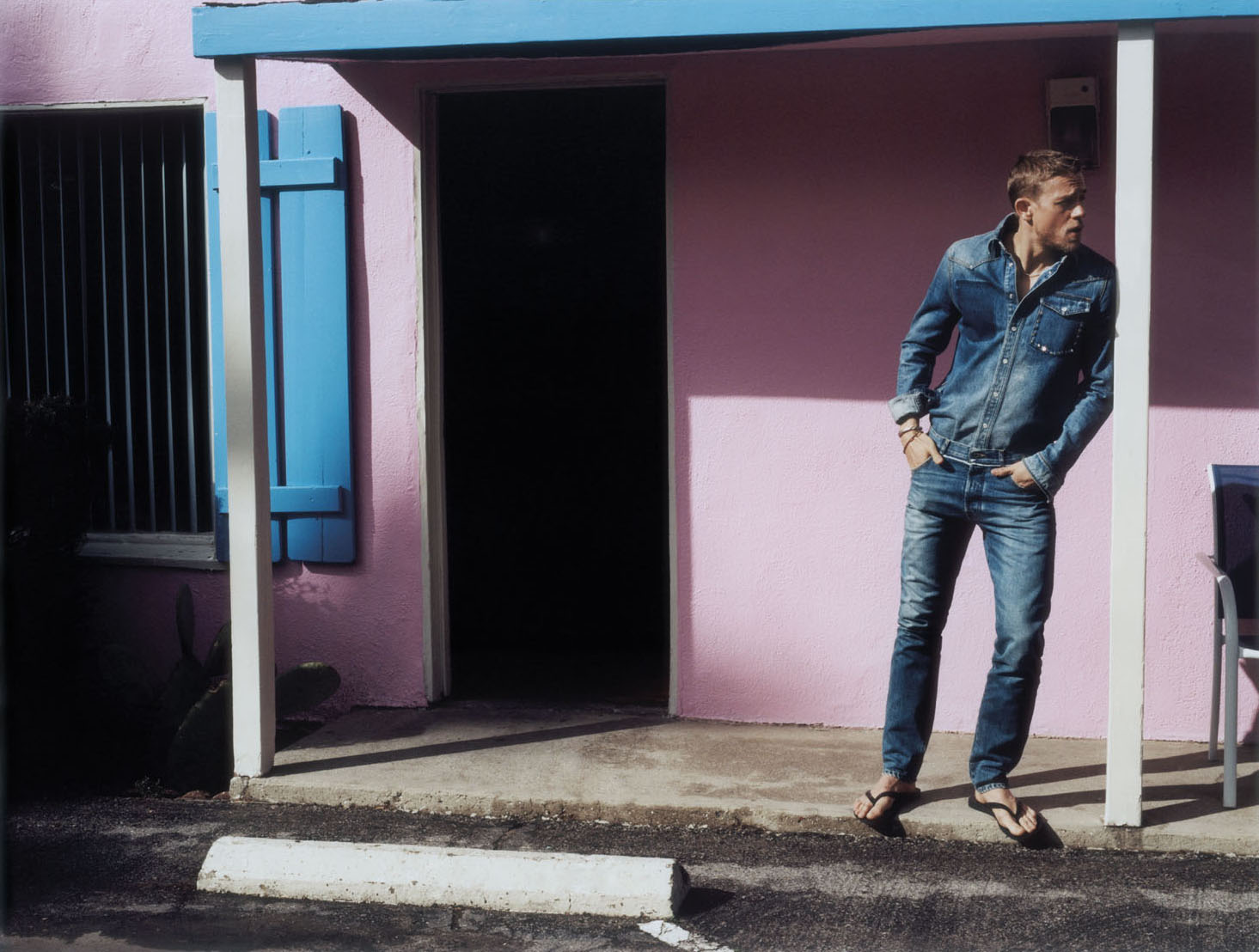 BB_InStyle_Charlie_Hunnam_03_RGB.jpg