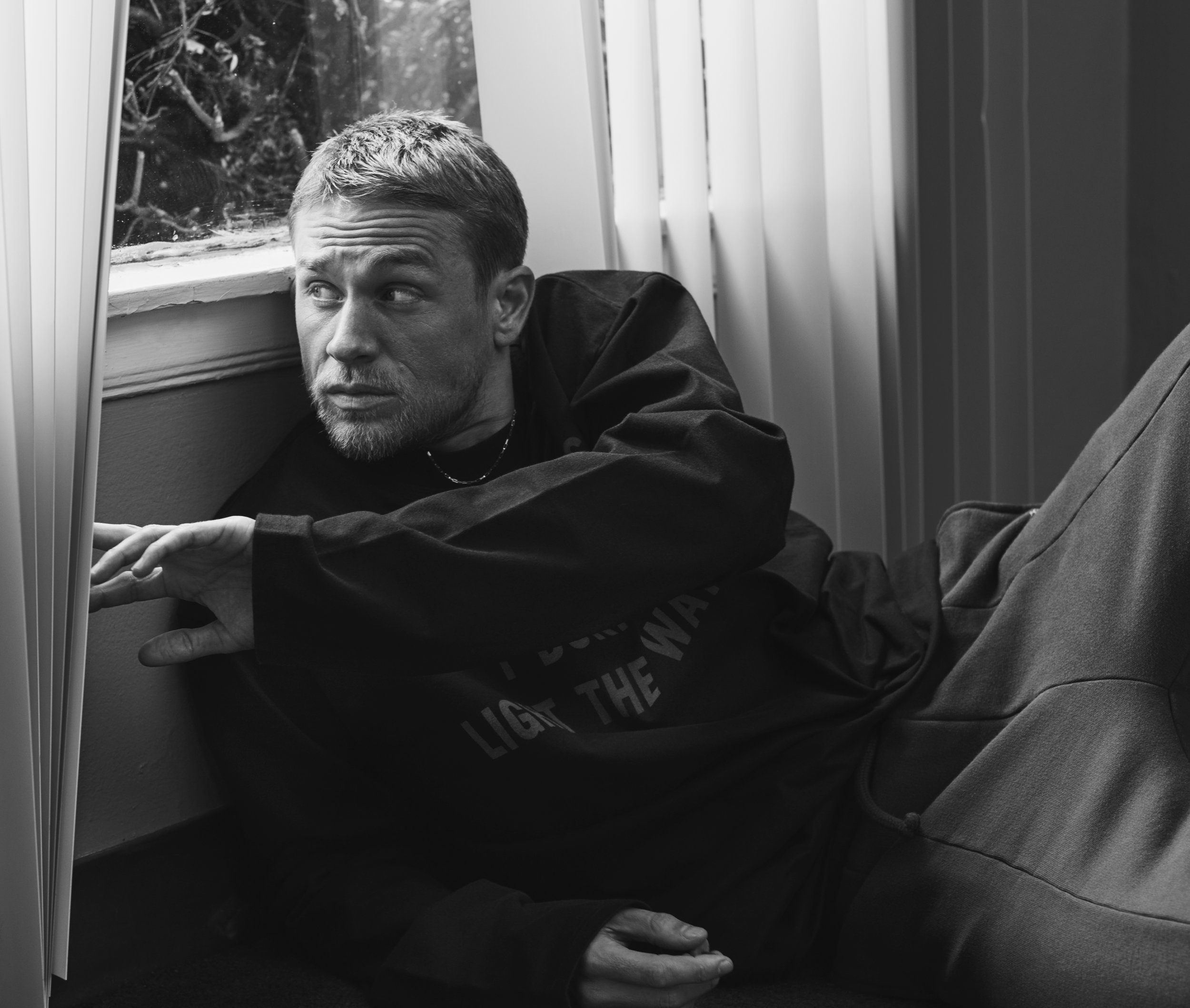 BB_InStyle_CharlieHunnam_Online_05.jpg