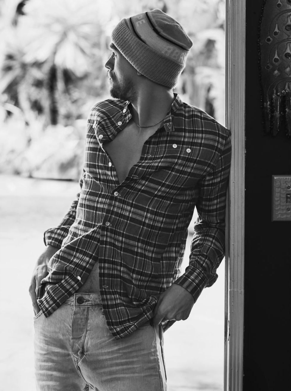 BB_InStyle_Charlie_Hunnam_06_RGB.jpg