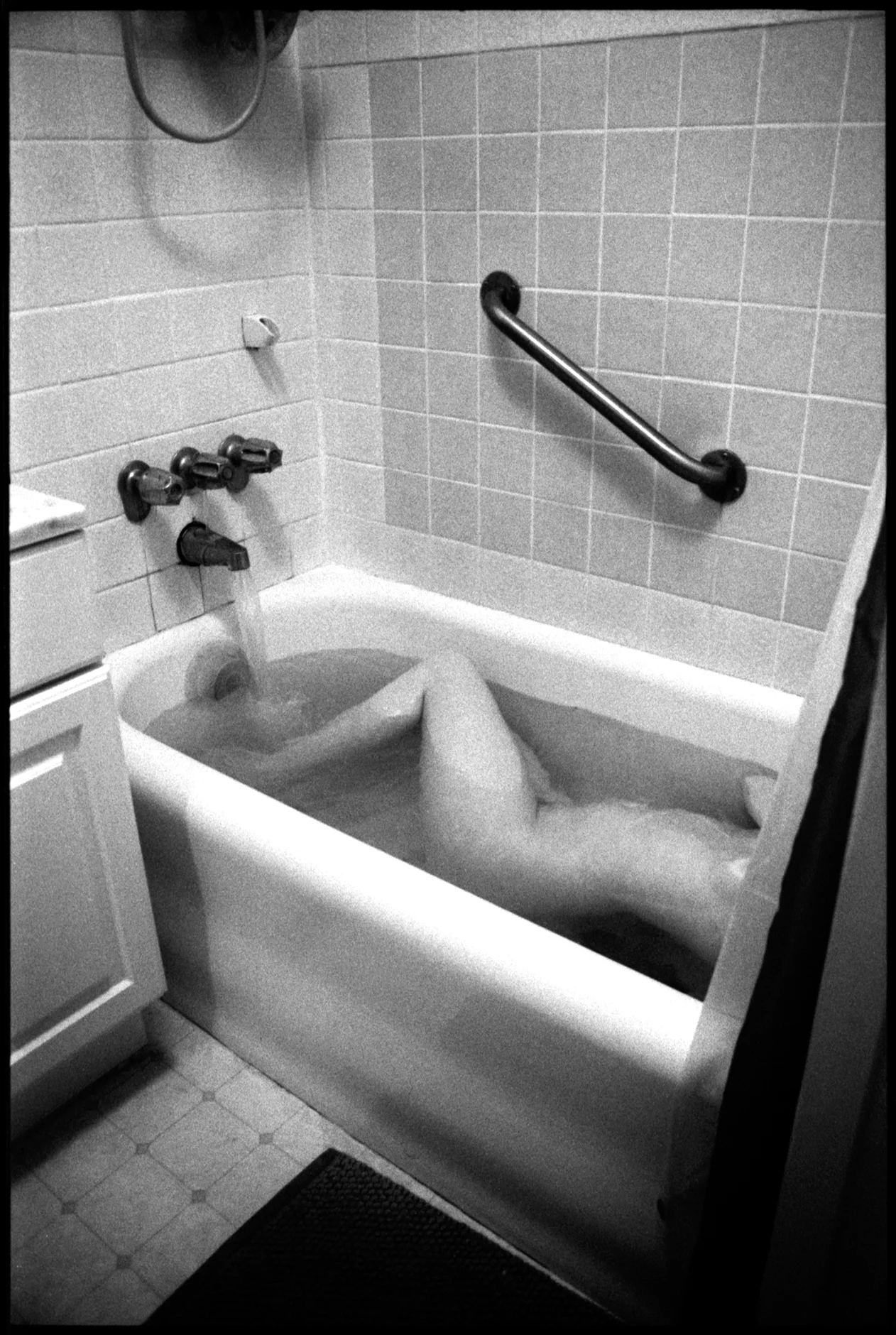 #0269_22 - Bath. San Francisco, California / 2013 Excerpts from the book "Fragments" Signed Copies On Demand @Blurb Online Shop