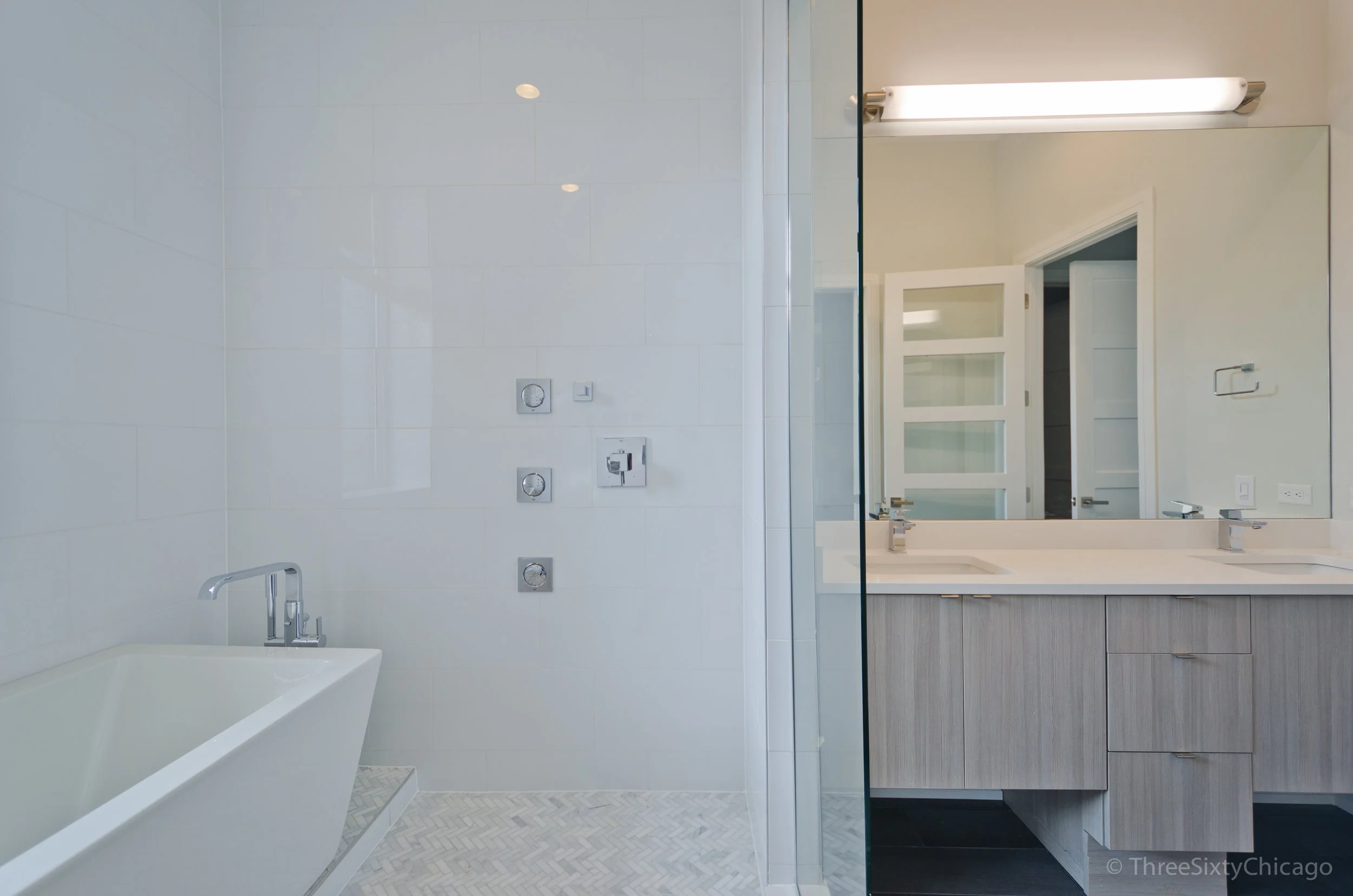 Master Bath 1.jpg