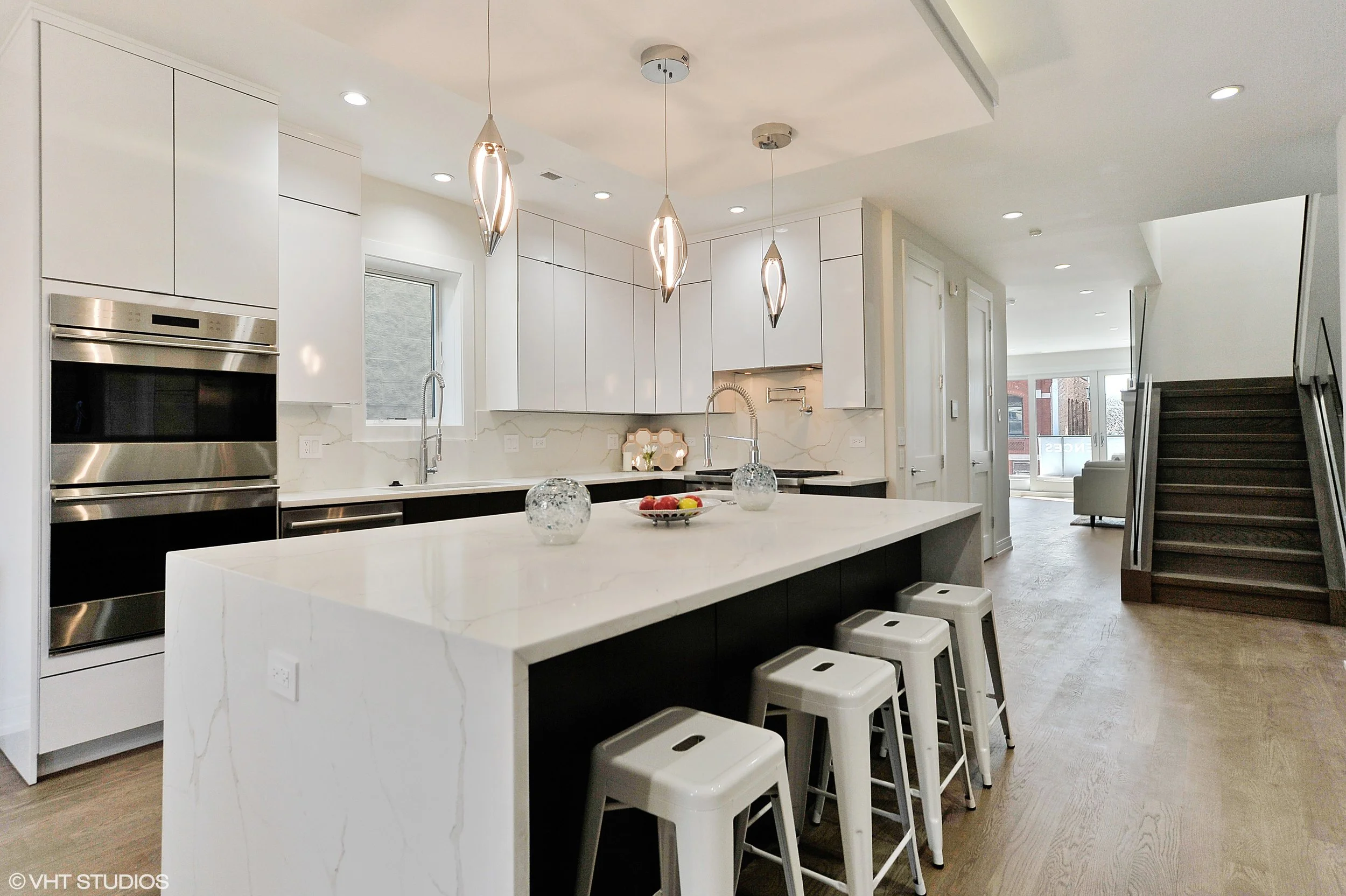 06_1819NHalsted_2_191_KitchenBreakfastRoom_HiRes.jpg