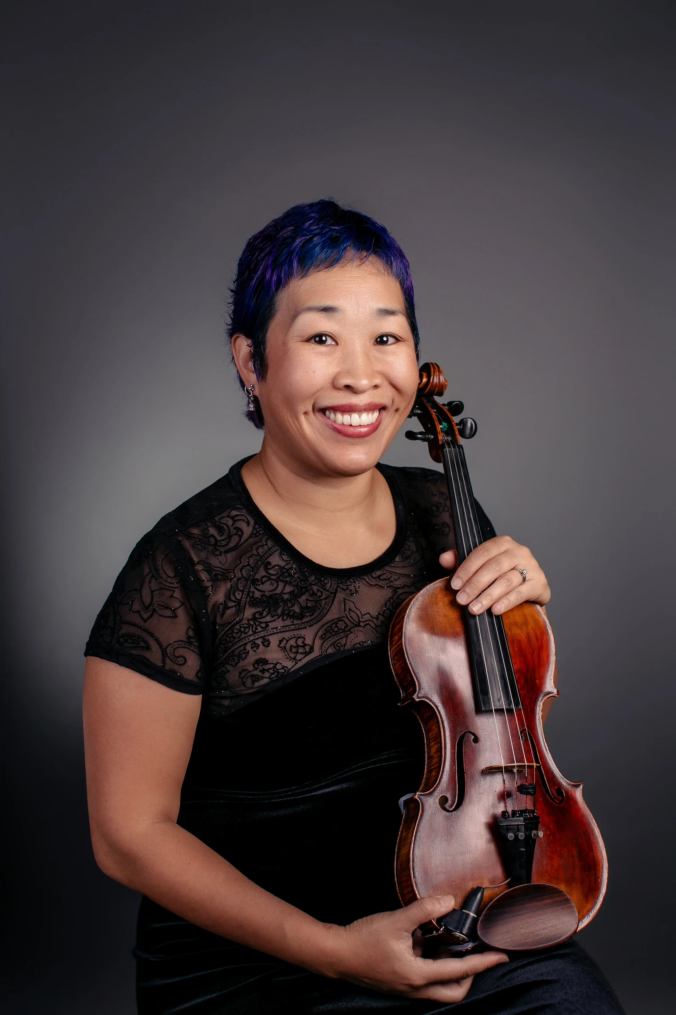 Keiko Araki, Violin
