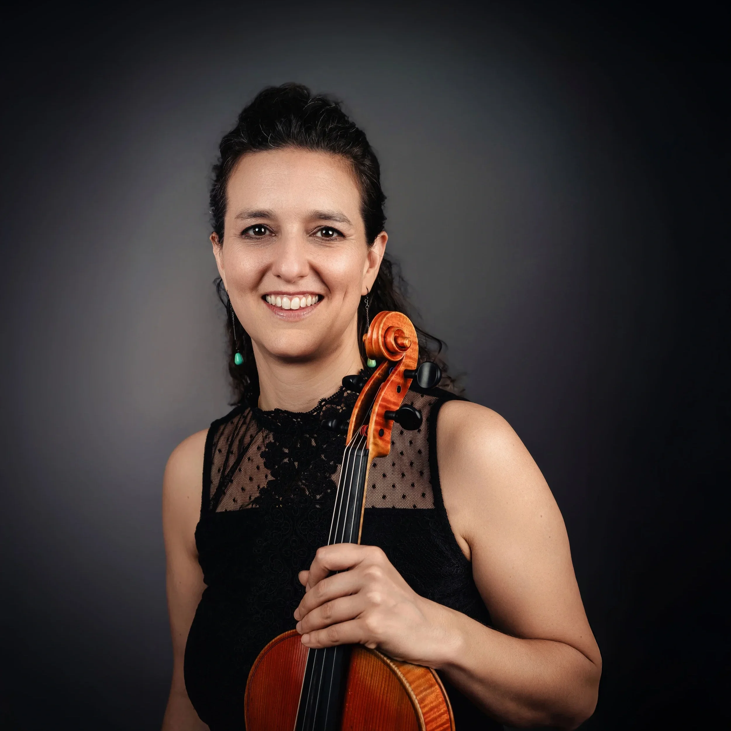 Amanda Grimm, Viola