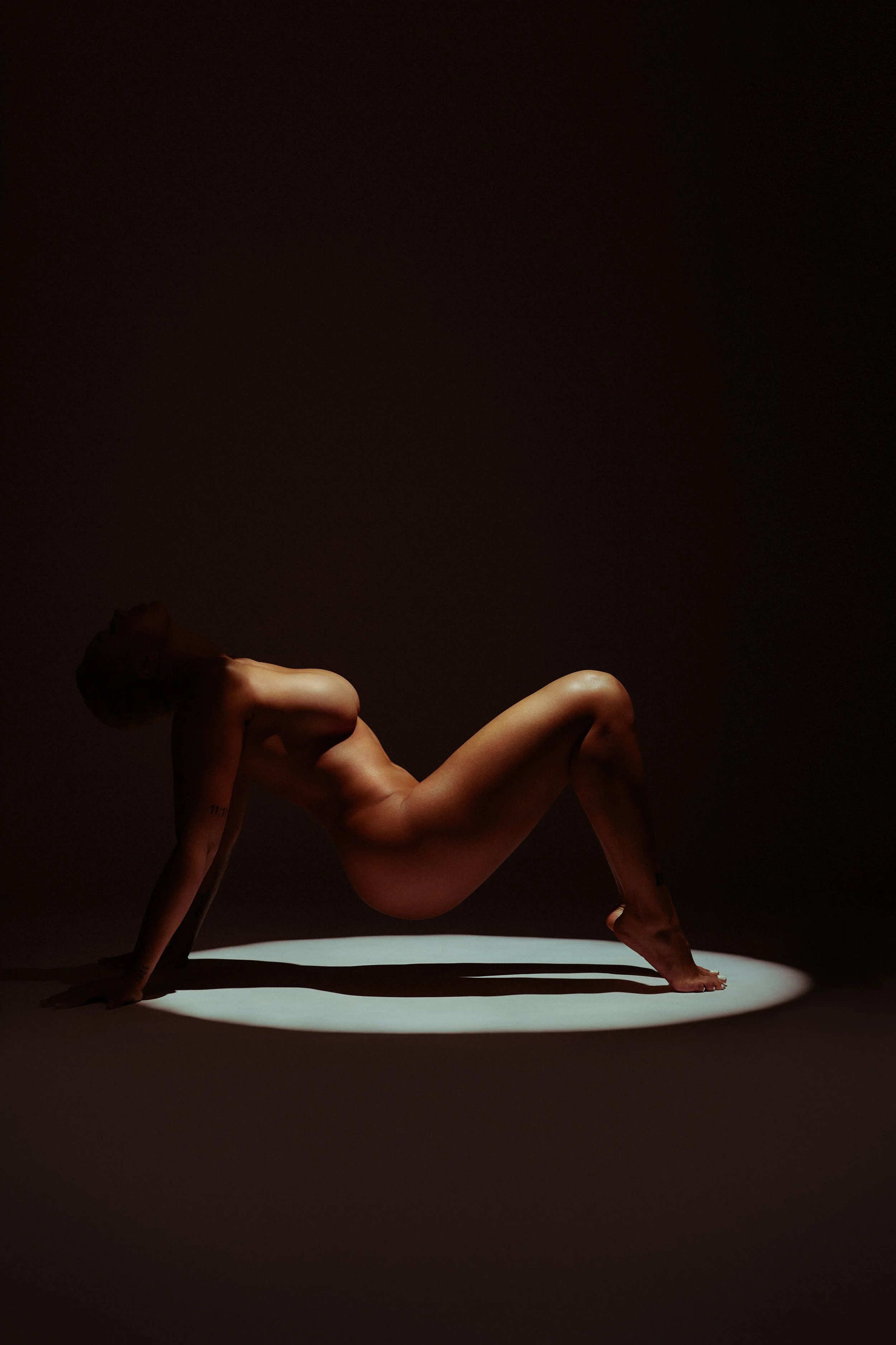 CAITBROOKEFIT_SKIMS0182no nipples.jpg