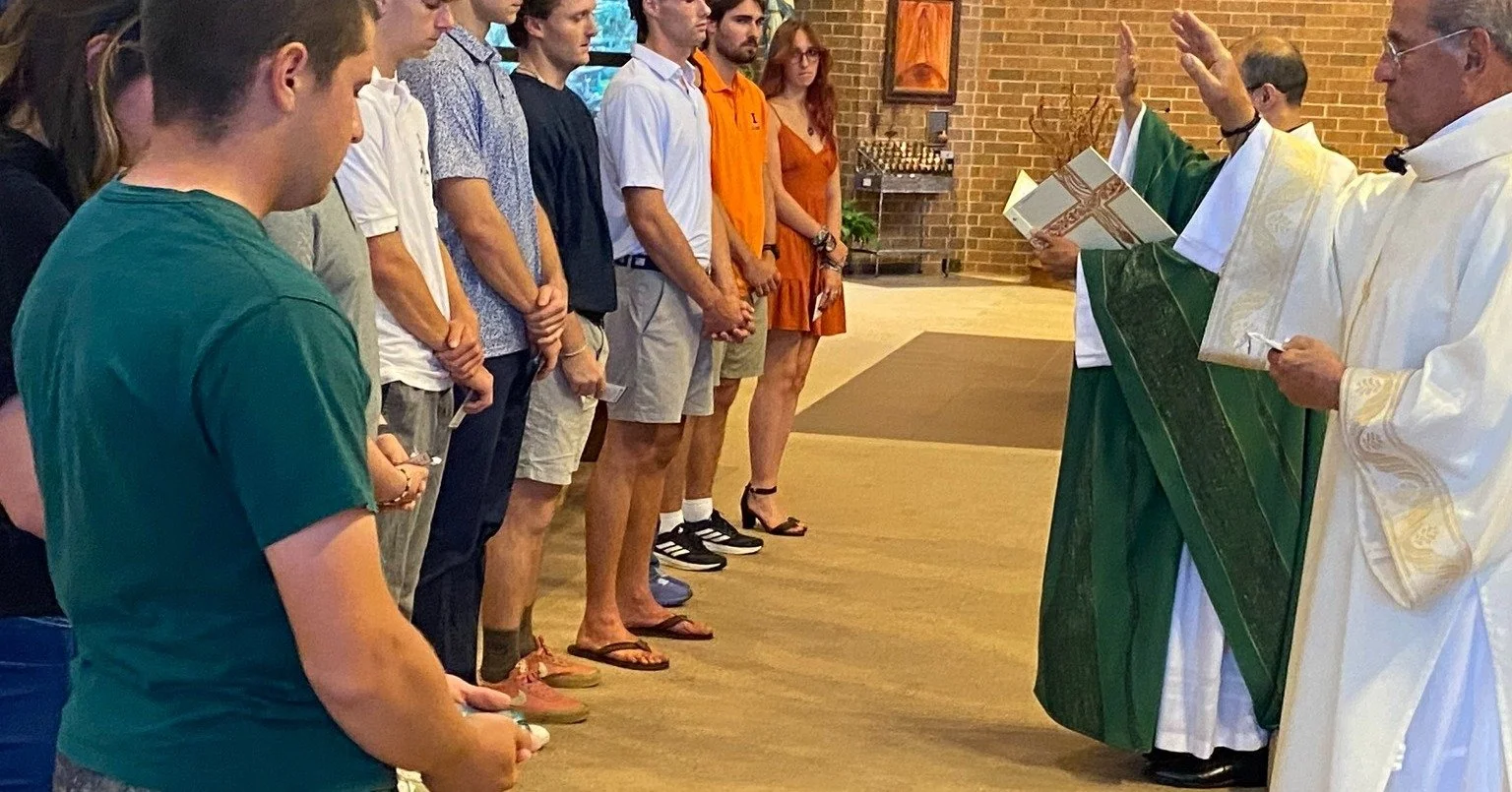 More blessings for our young adults heading out! 🎒🛠️🇺🇸✨

We had another wonderful group of young adults come forward at Mass to receive a special blessing as they prepare to head off to college, trade school, or military service!

Whether heading