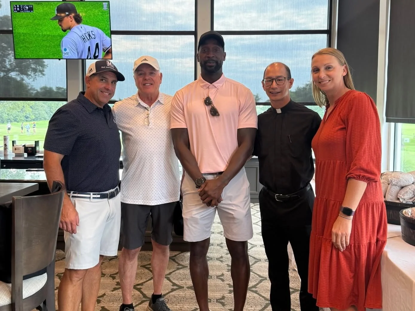 What a fantastic lineup at the SFdS Golf Outing! ⛳️🏈✨

We were thrilled to have Chicago Bears legend Charles "Peanut" Tillman join us on the green, pictured here alongside Fr. Christian, Mayor Poynton, our acting principal Sarah Jeske, and