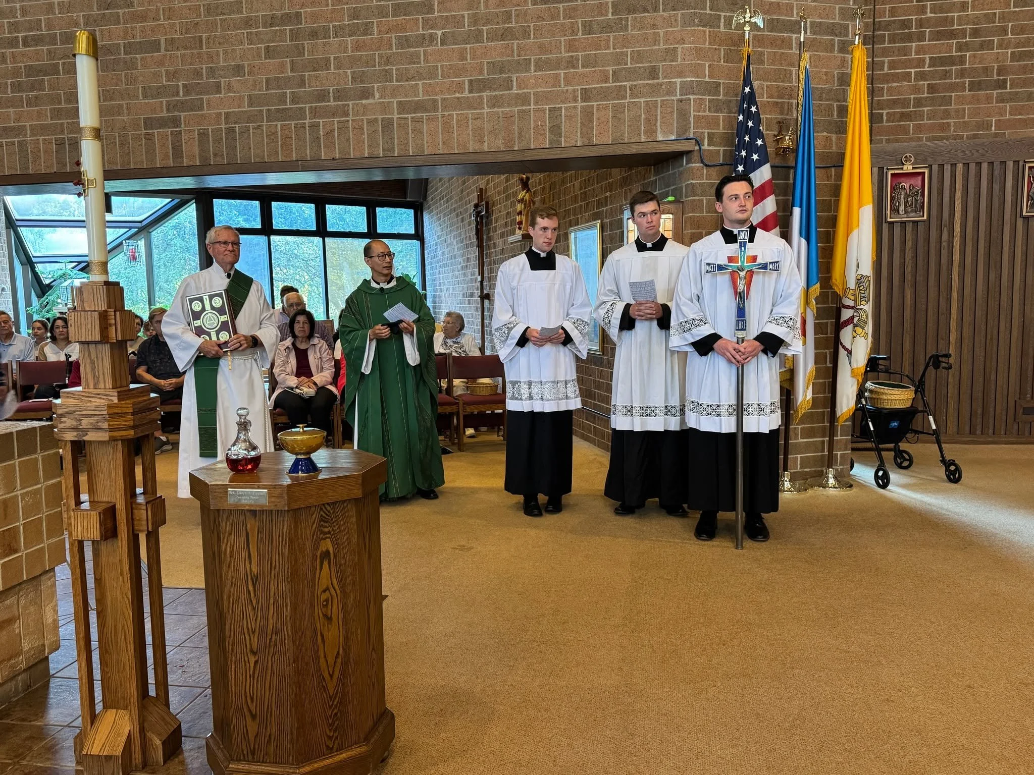 Officially welcoming our new seminarians! 🕊️⛪️✨ William, Ben, and Alex joined us for their very first Sunday of Masses at St. Francis de Sales!

We could not be more excited to walk alongside them, witness their growth and development, and share our