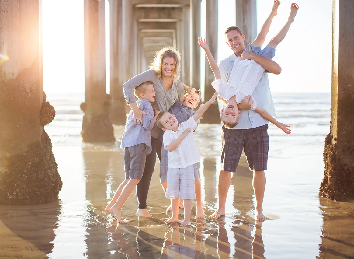 FamilyBeachPhotographyScripsPier3.jpg