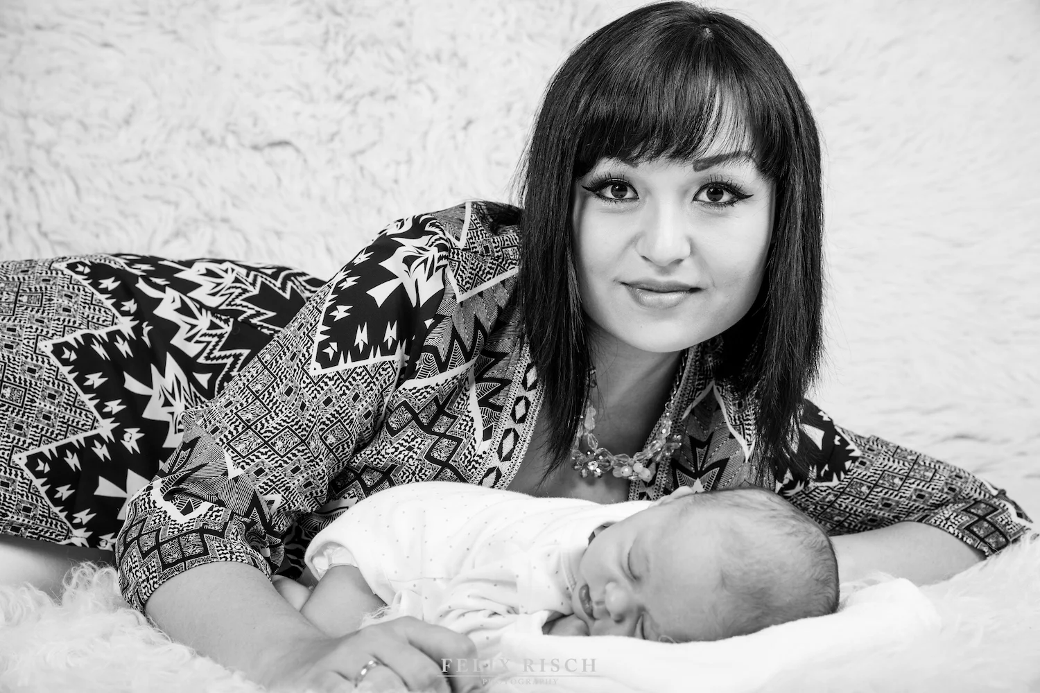 Max_Babyshooting (35 von 53).jpg