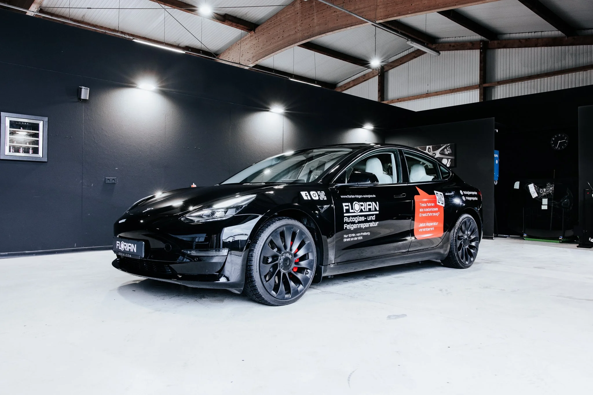 Florian-Tesla&Vermessungsgerät-WEB (5 von 5).jpg