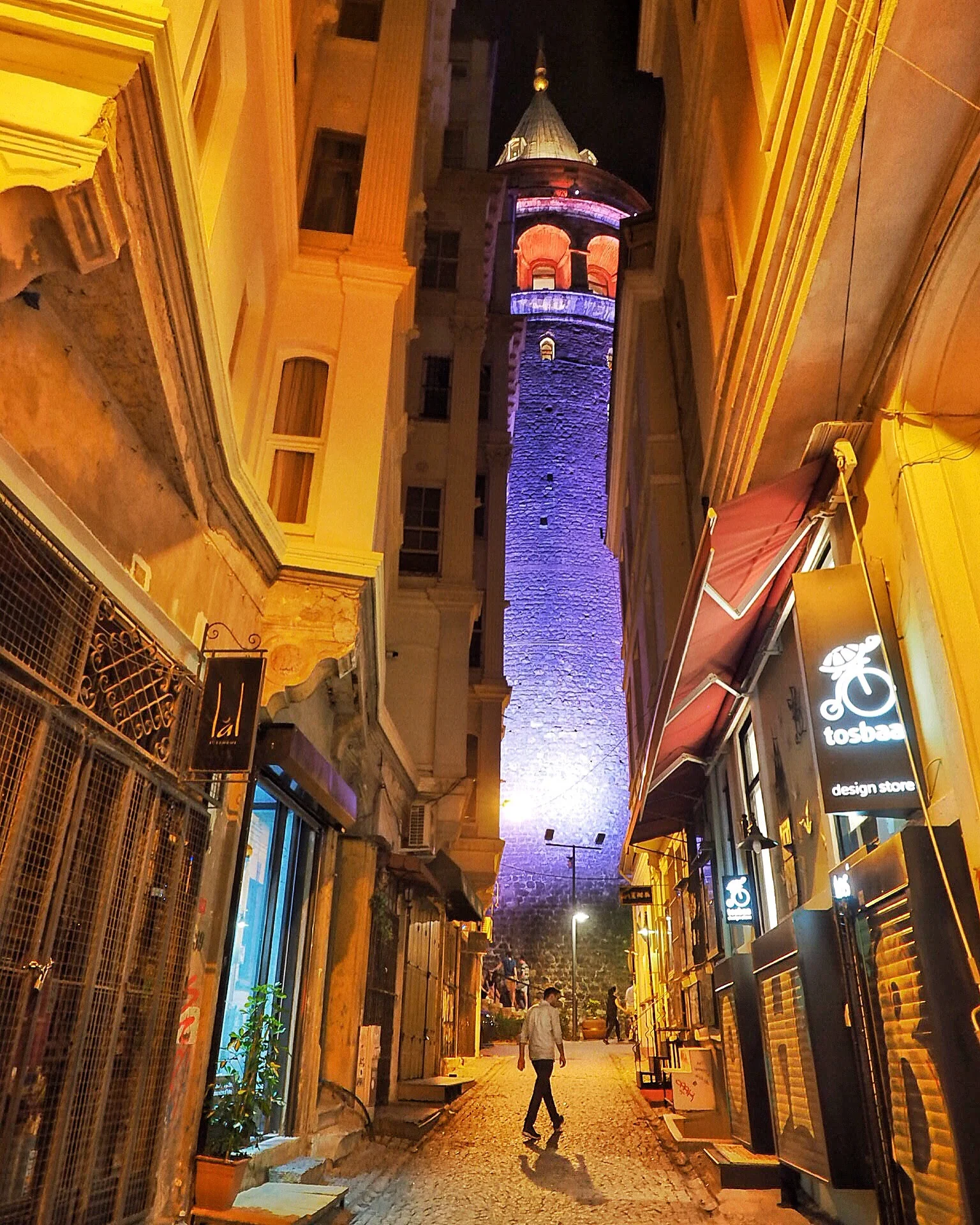 Bombing leaves Turkey tourism on the brink