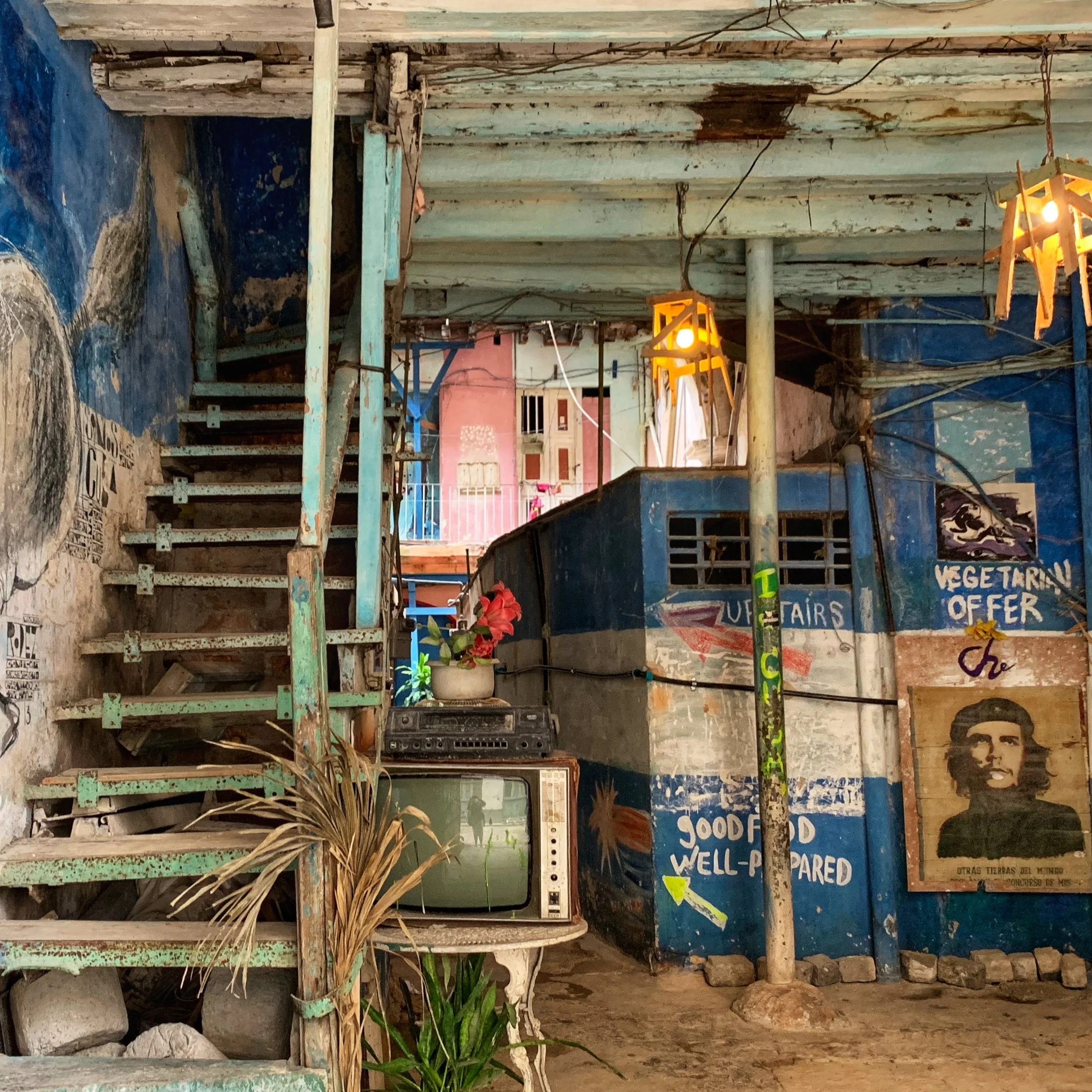 Revolutionary hero Che Guevara and “good food well-prepared” at a Havana restaurant