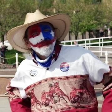 Beamer Solar: Build A Wall Solar T-shirt