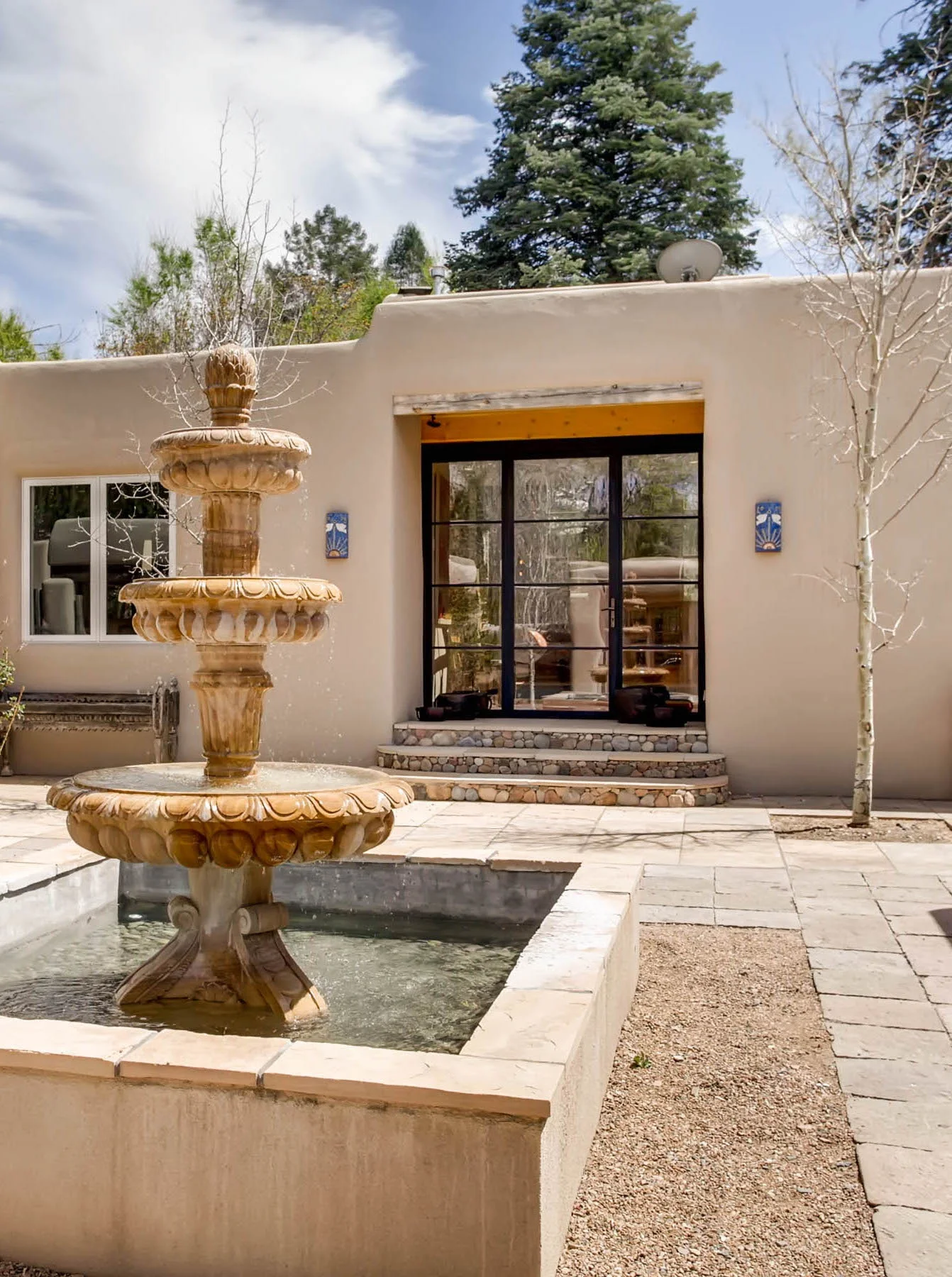 1437+Bishops+Lodge+Rd+Santa+Fe-print-001-2-Exterior+Front+Entry-2700x1800-300dpi.jpg