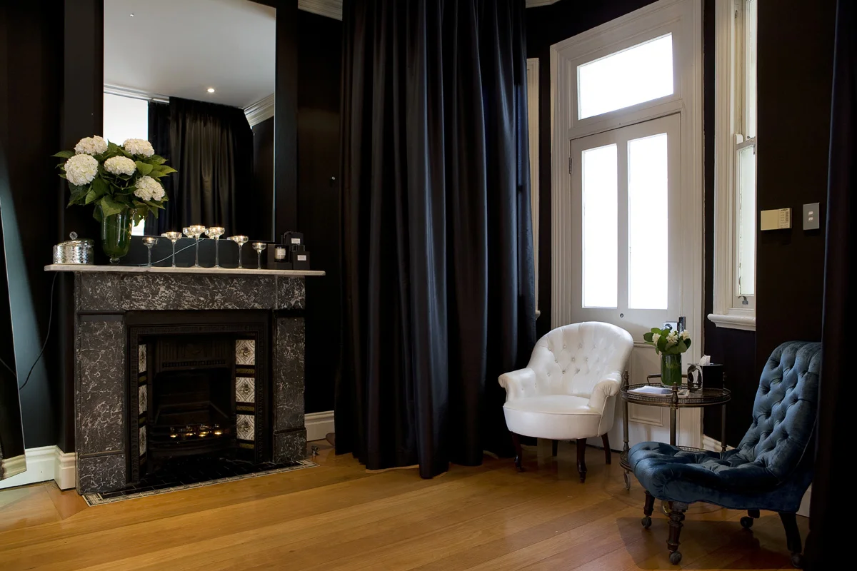 Paddington-Retail-store-by-DenaiKulcsarInteriors_05.jpg