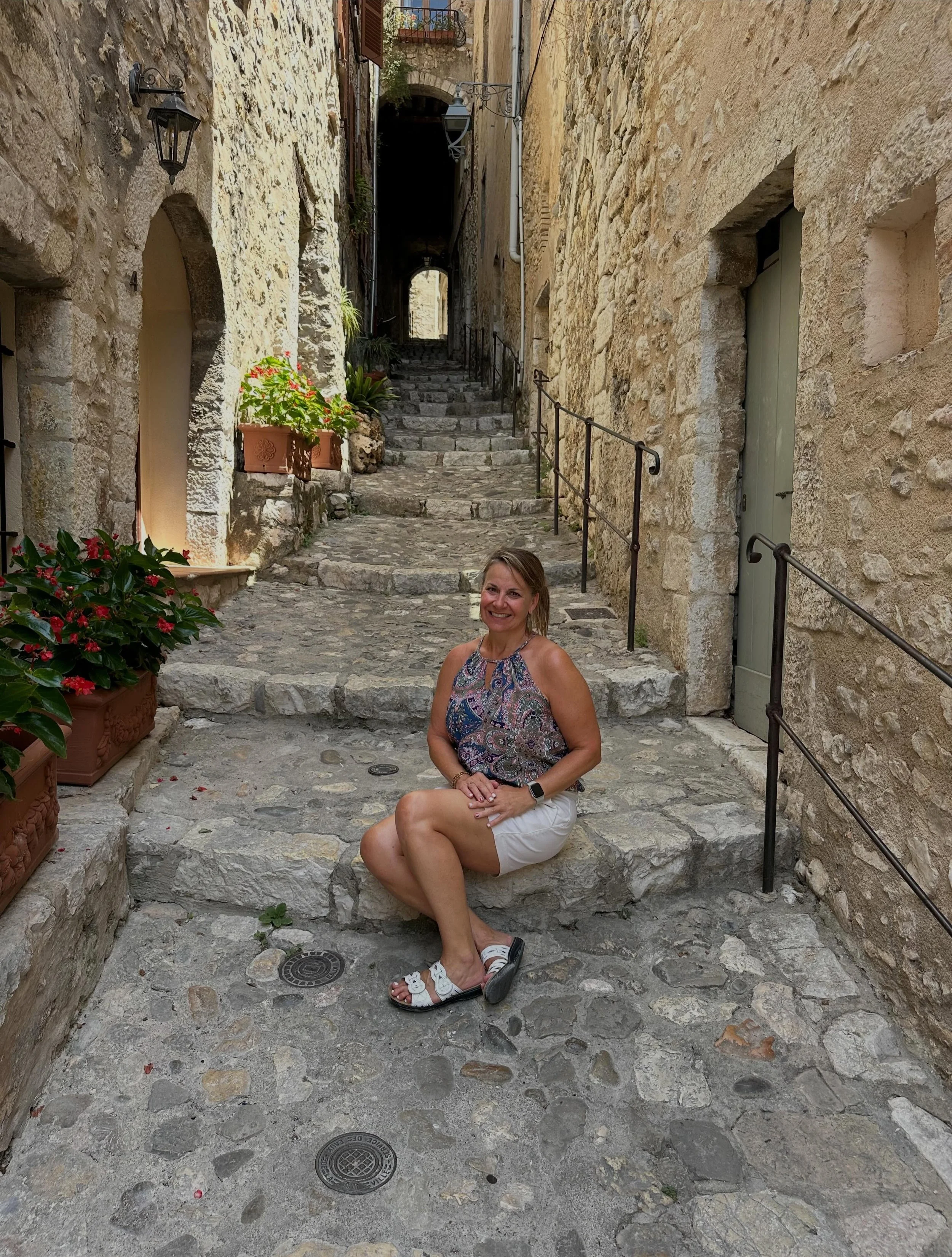 🇫🇷 𝕊𝕒𝕚𝕟𝕥-ℙ𝕒𝕦𝕝 𝕕𝕖 𝕍𝕖𝕟𝕔𝕖 𝕠𝕣 &Egrave;𝕫𝕖? 🇫🇷

Which hilltop medieval village along the French Riviera do you prefer? 
Narrow stone lanes with sweeping views of the sea? Or, walled village filled with artists and galleries?
The best