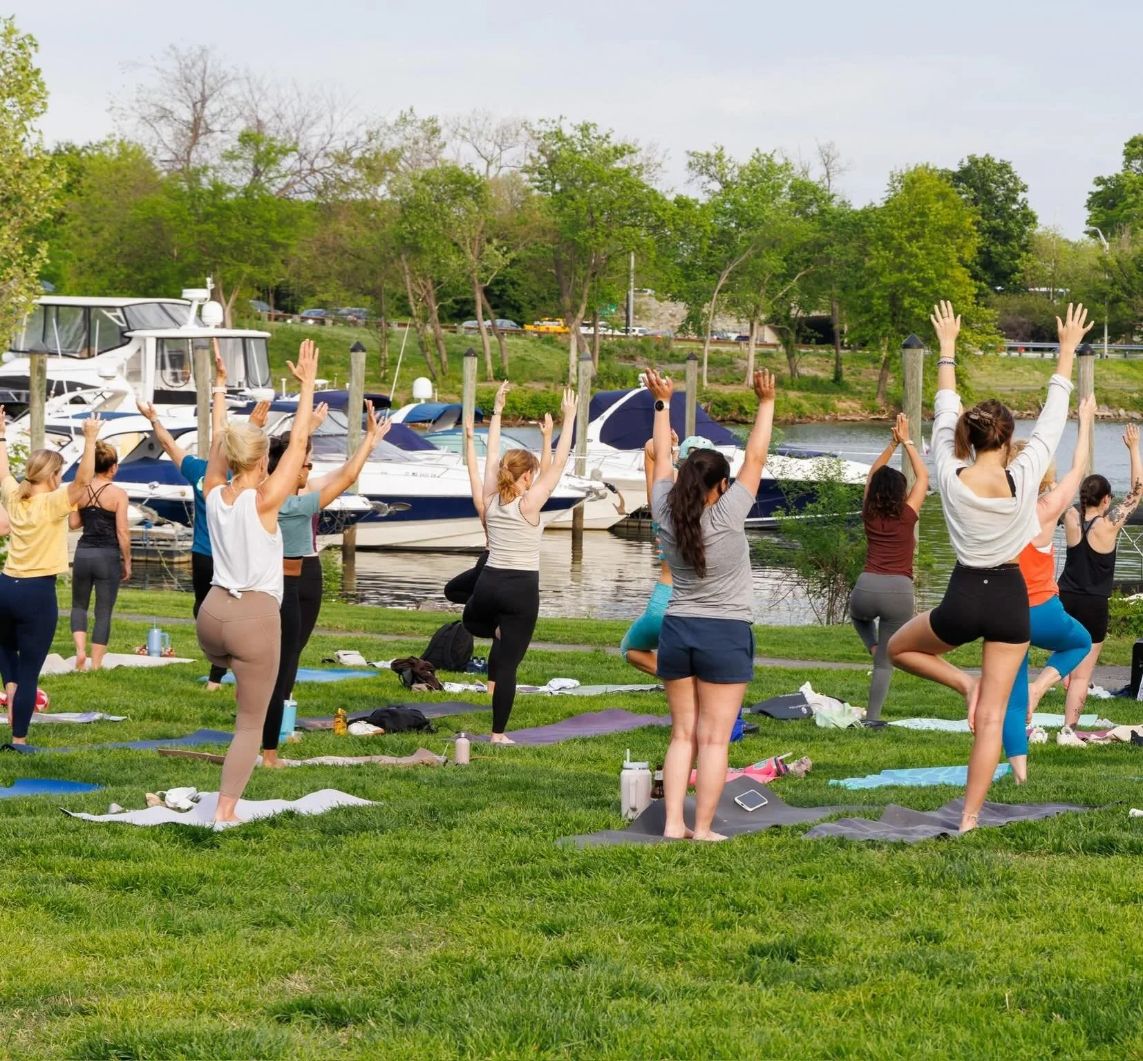 🙋🏽&zwj;♀️ Raise your hand if you need a midweek island escape! 🏝️🍹

Join us Weds 6/17 6:00 pm at @columbiaislandmarina for Island Yoga! It&rsquo;s refreshing, reviving, and always filled with good times. 

📍Island Time at Columbia Island Marina 