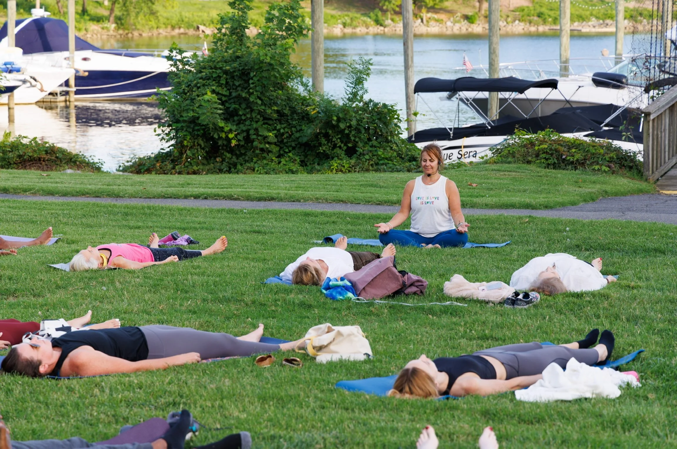 😎 Keep the summer vacation vibes flowing!! 🏝️🍹

👉Join us Weds 9/16 6:00 pm at @columbiaislandmarina for Island Yoga! It&rsquo;s refreshing, reviving, and always filled with good times. 

📍Island Time at Columbia Island Marina (Arlington)
🧘🏽&zw