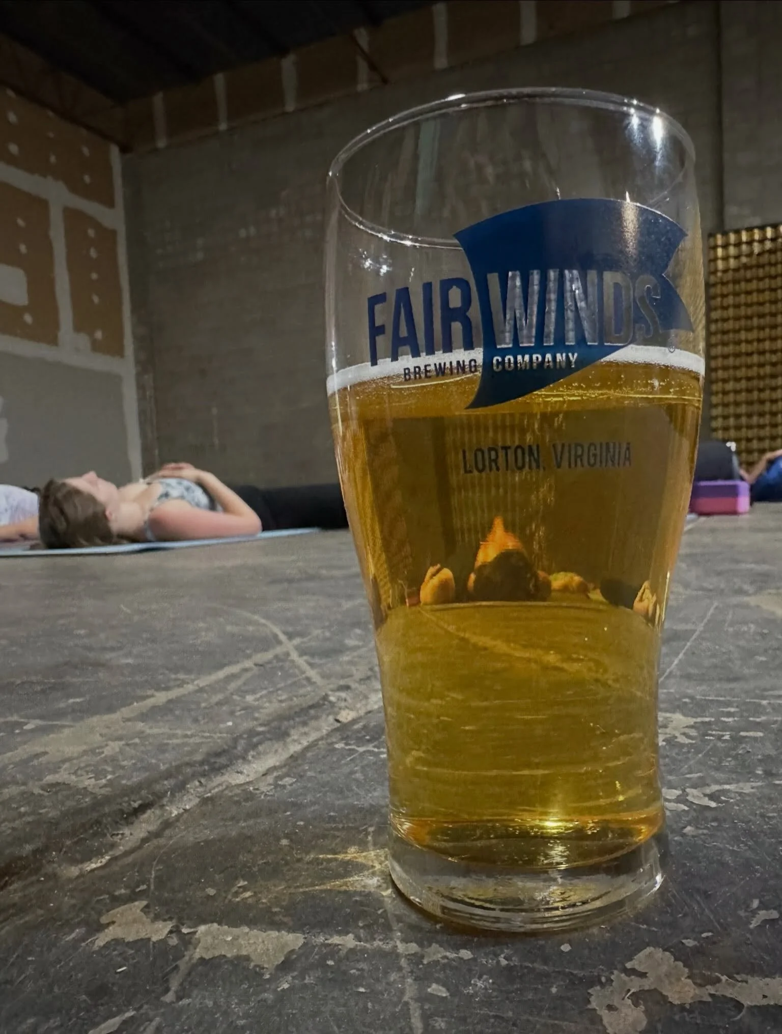 Show Monday who&rsquo;s boss with Yoga + Beer at @fairwindsbrew! 

🗓️ Monday, Sept 21 at 6:30pm
📍 Fair Winds Brewing Co&mdash;Lorton, VA
🎟️ $25 for hourlong flow + drink (GF &amp; NA available!)
👉 eatYOGAdrink.com &amp; #linkinbio

#breweryyoga #
