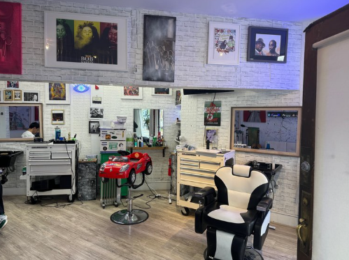 Ronin’s Cutt Parlor