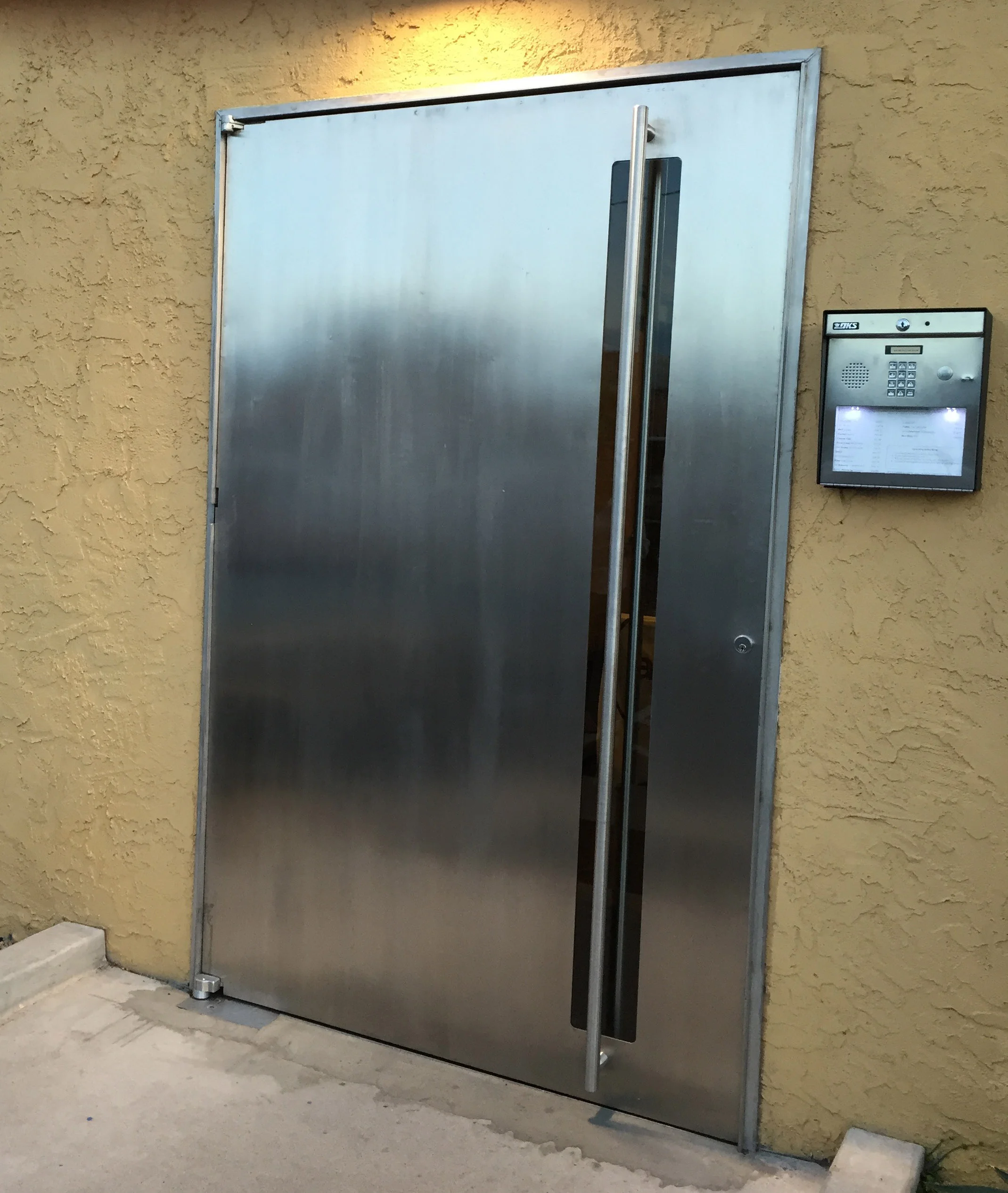 door2.jpg