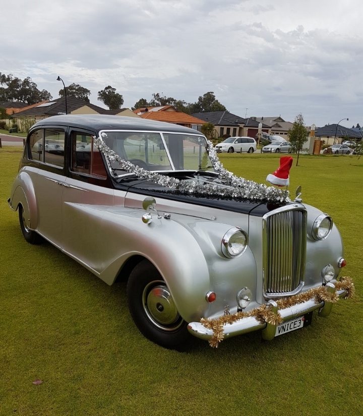 merry-christmas-perth-very-nice-classics-wedding-cars.jpg