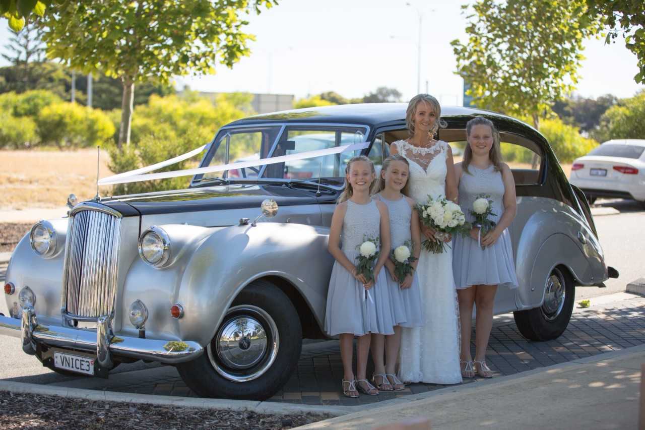 14-Karen_Stevens_and_girls_with_wedding_car_in_Perth_Very_Nice_Classics_December_2016.jpg