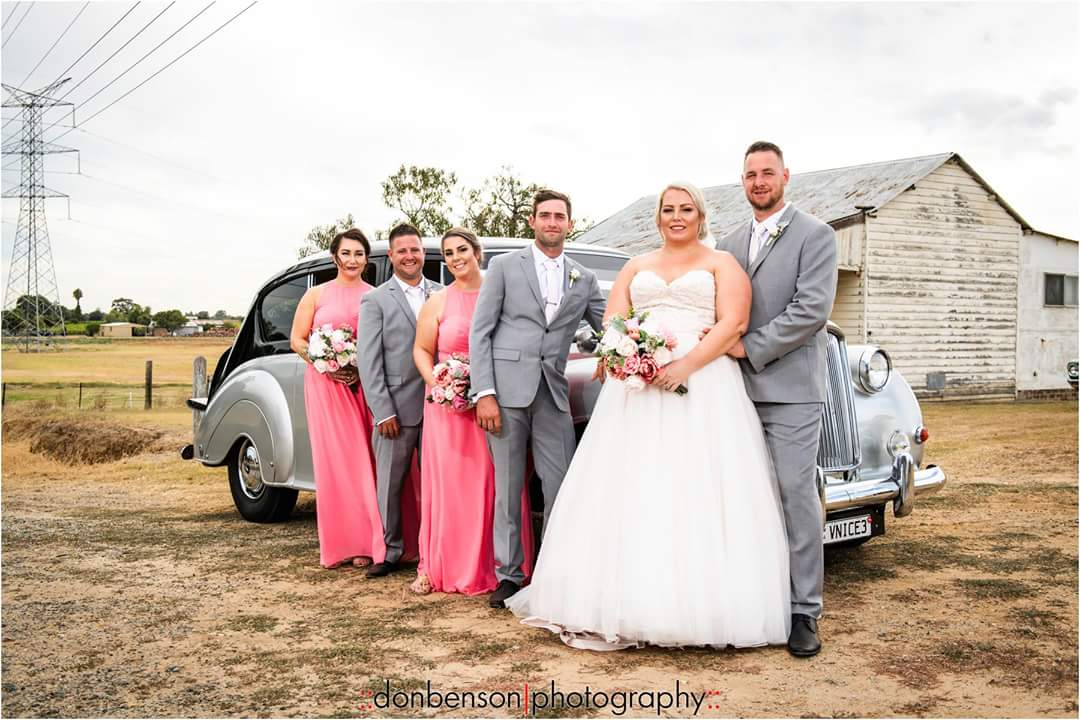 wedding-party-with-wedding-car-very-nice-classics.jpg