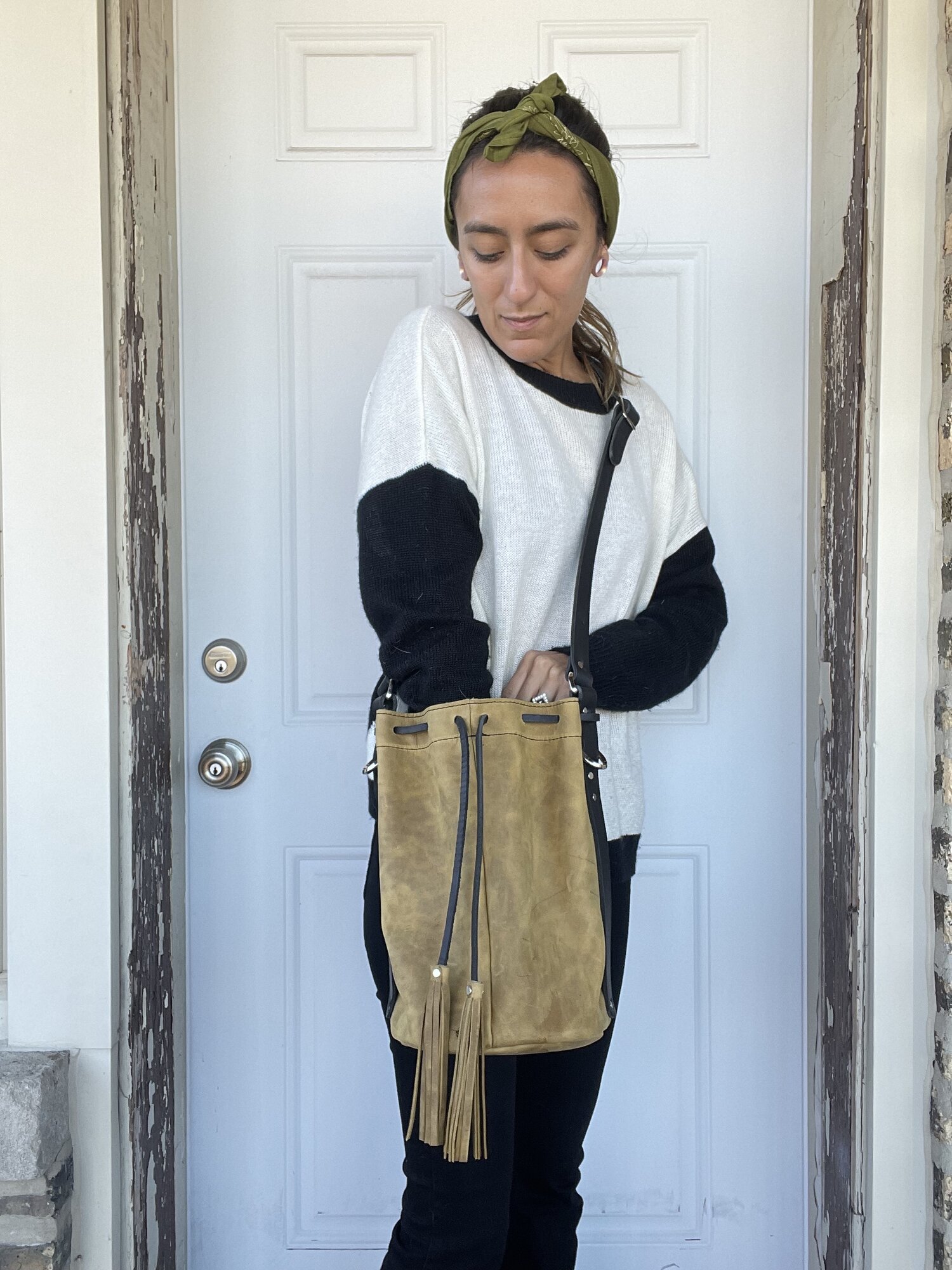 Fringe Crossbody Bag, Crossbody Bucket bag, Fringe Leather Bag, Black  Drawstring Bag for Women Handmade with Soft Leather