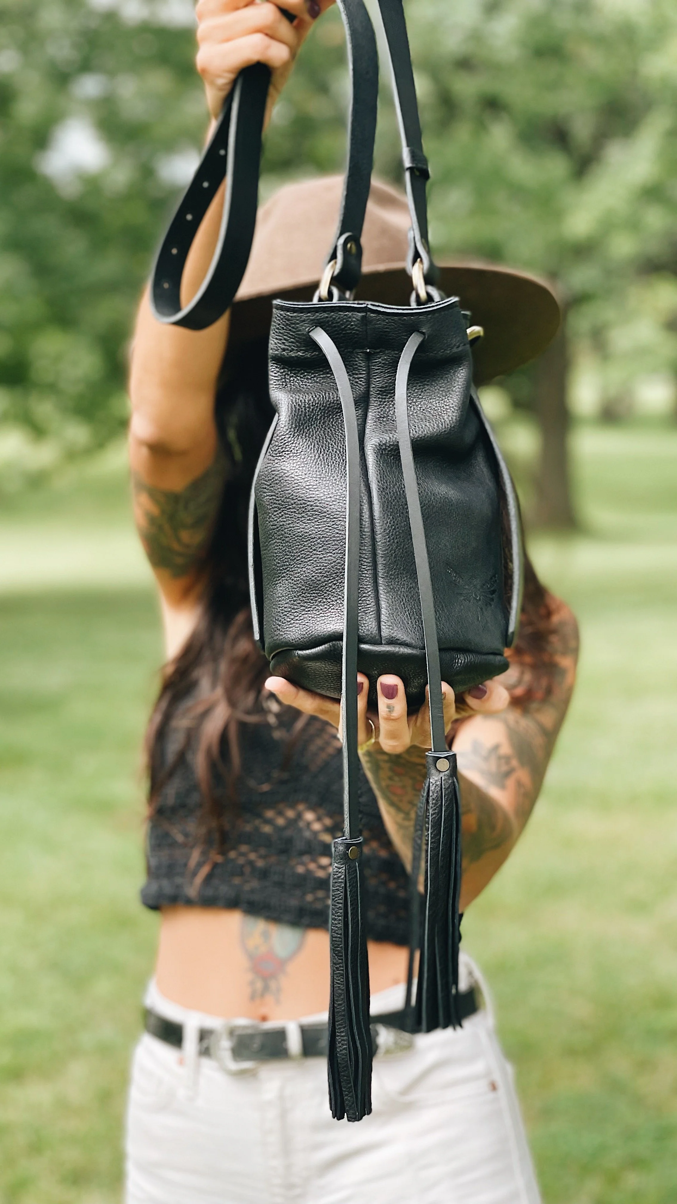 MINI LILI BUCKET BAG