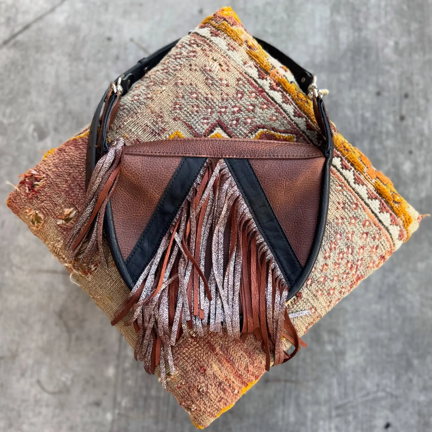 Today at noon 🕛 central time.
9 new bags I made for you.
Ready To Ship collection first!
Which is your favorite?

Half Moon Crossbody Bag, Mini Melissa Convertible Bag, 3 On The Road Hip Bags, Melissa Crossbody Bag, Mini Dylan Convertible Bag, Sarah