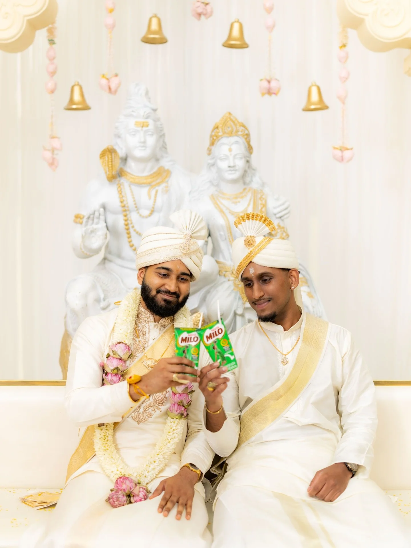 Quick Milo break
&bull;
#DeerCreekWedding #GolfCourseWedding #TorontoWeddingPhotographer #SiyaSanks #MILO