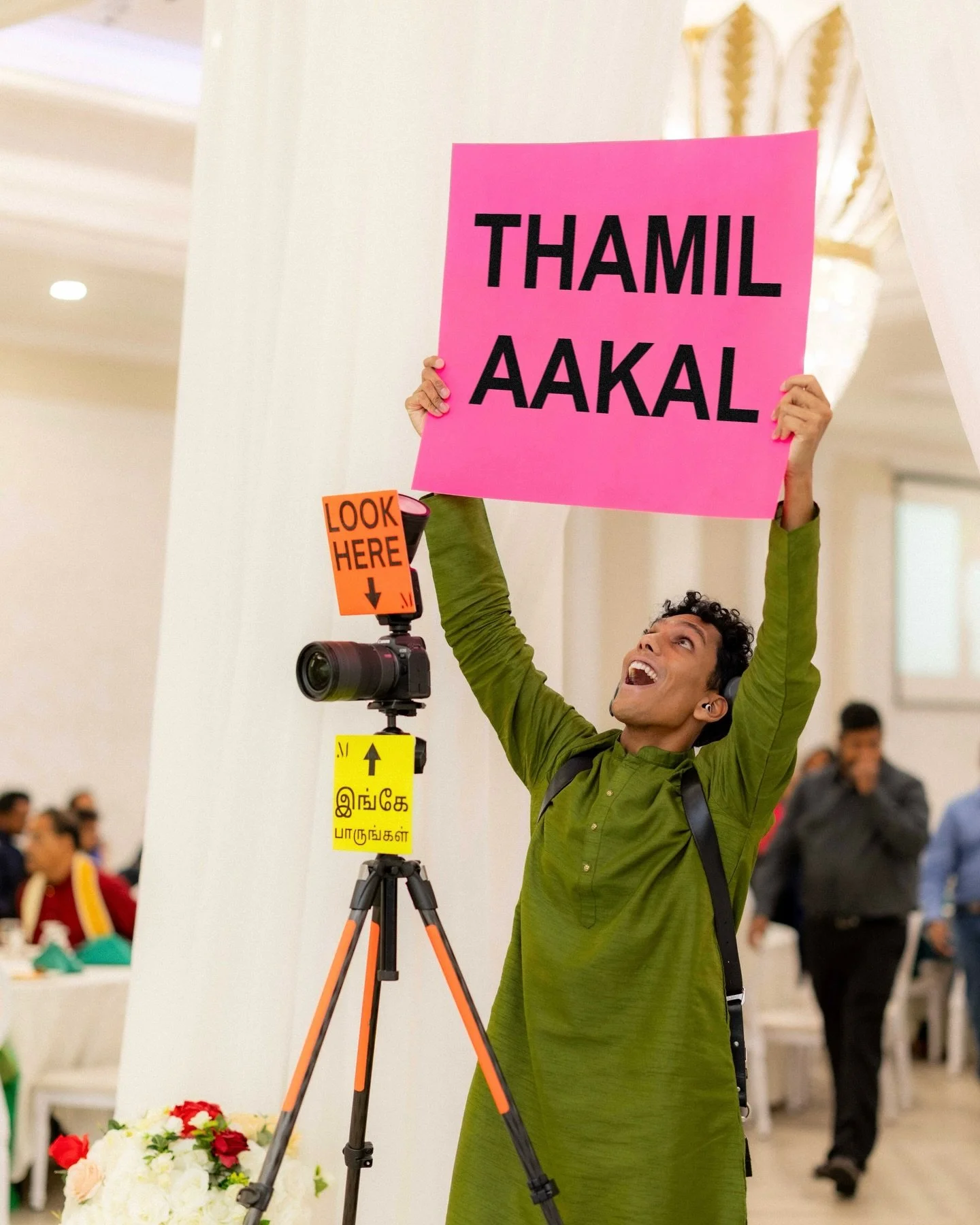 If this sign doesn&rsquo;t make Thamil aakal look at my camera during group photos, I give up 😂
&bull;
#tamilphotographer #torontophotography #weddingphotography