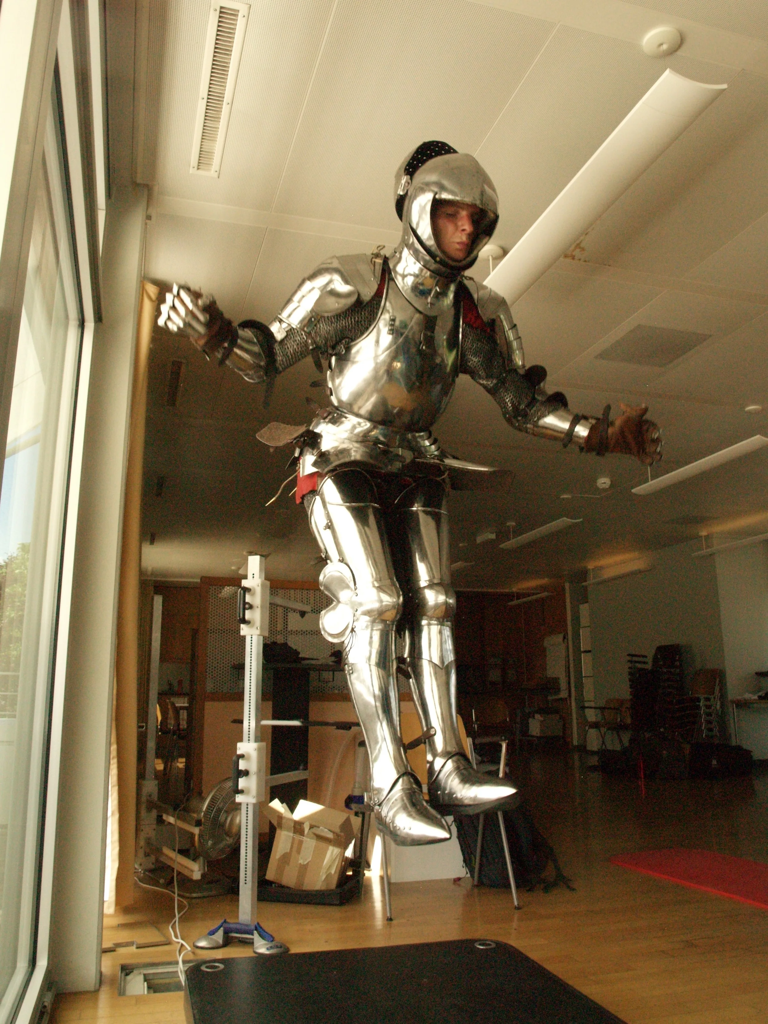 Trial test for measuring energy expenditure while carrying armour (jumping on a force platform). Photo EJ (2011).