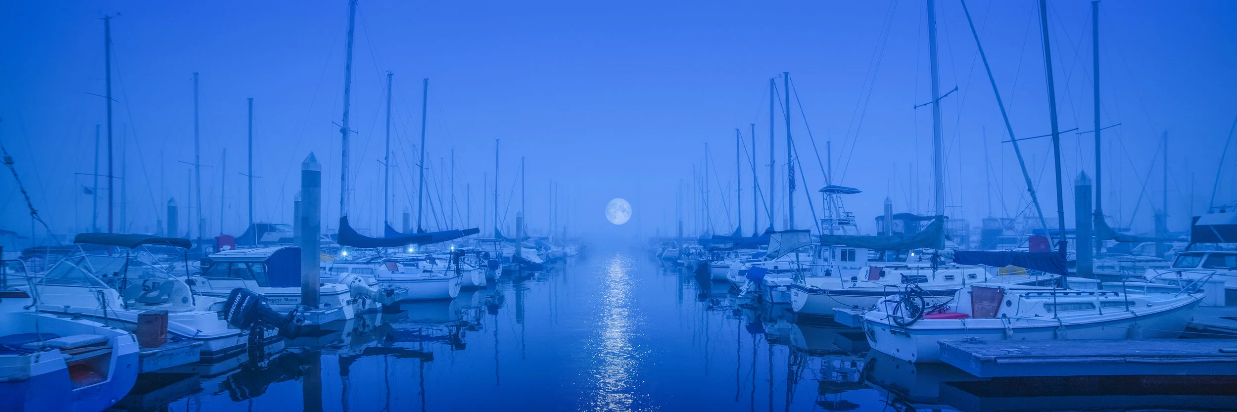"MOONLIT KING HARBOR"