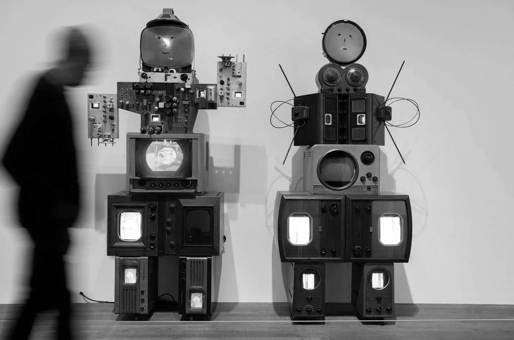 Tate Modern, London, UK. October 2019. Images: Robot sculptures “Aunt” (1986) & “Uncle” (1986). Private Collections. Image courtesy of Malcolm Park/Alamy Live News.