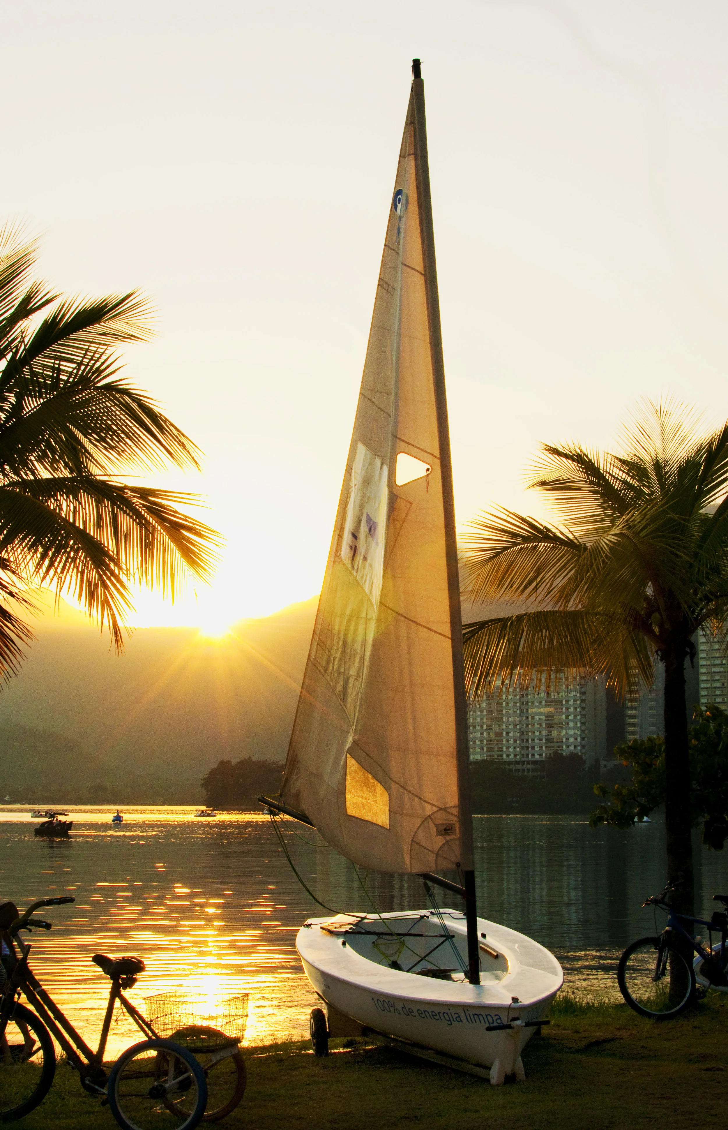 sunburtlagoa.jpg