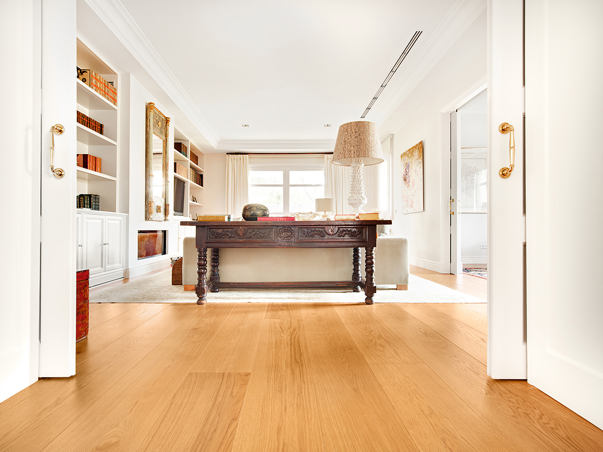 CLASSICO-Rovere-Europeo-select-maxi-spazzolato-verniciato_HD-1.jpg