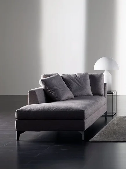 louisupchaise.jpg